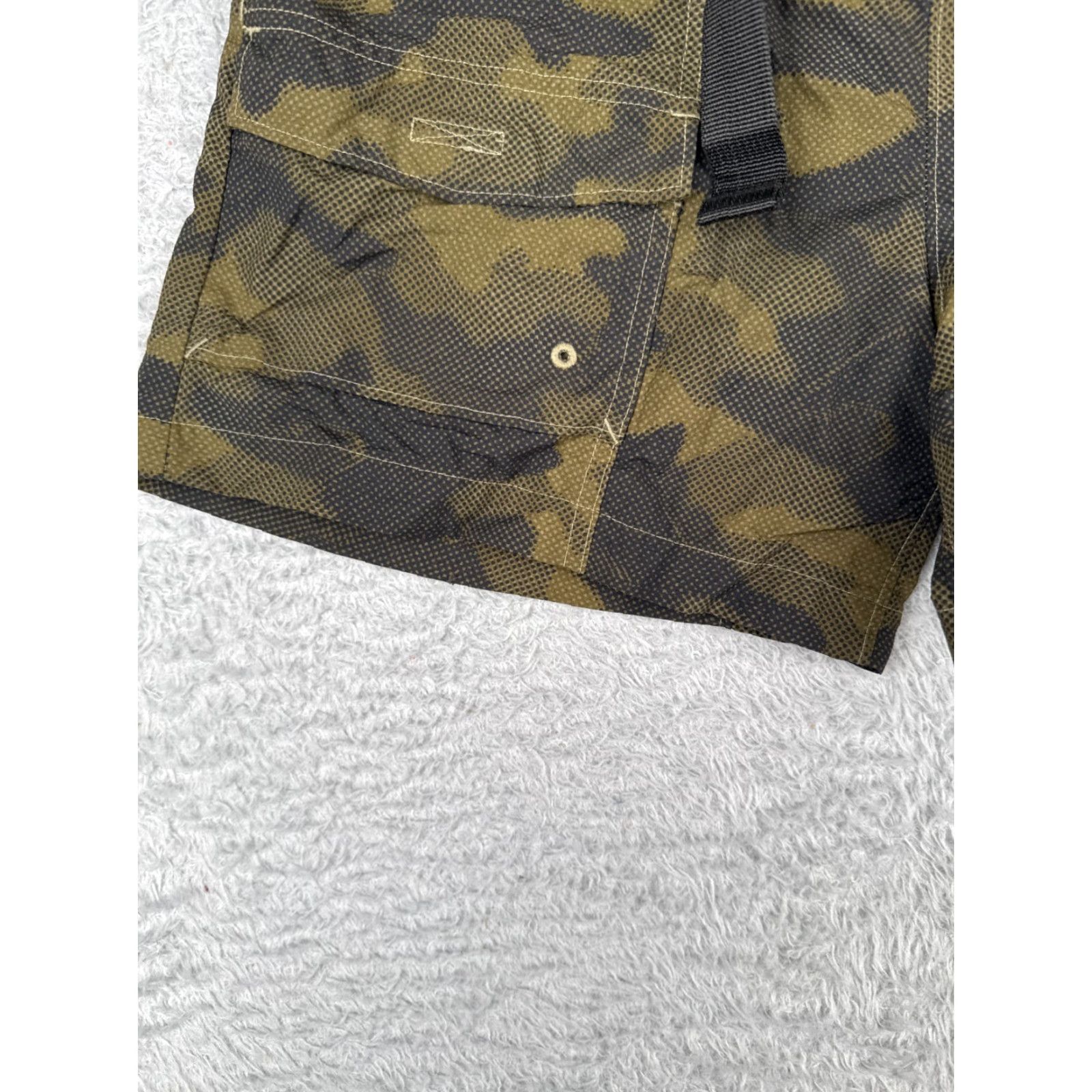 Vintage VINTAGE Columbia Cargo Shorts Womens Large Green Belted 4" Inseam Hiking Camp/Activewear Womens L Green Cargo Shorts Size 36" / US 14 / IT 50 - 3 Thumbnail
