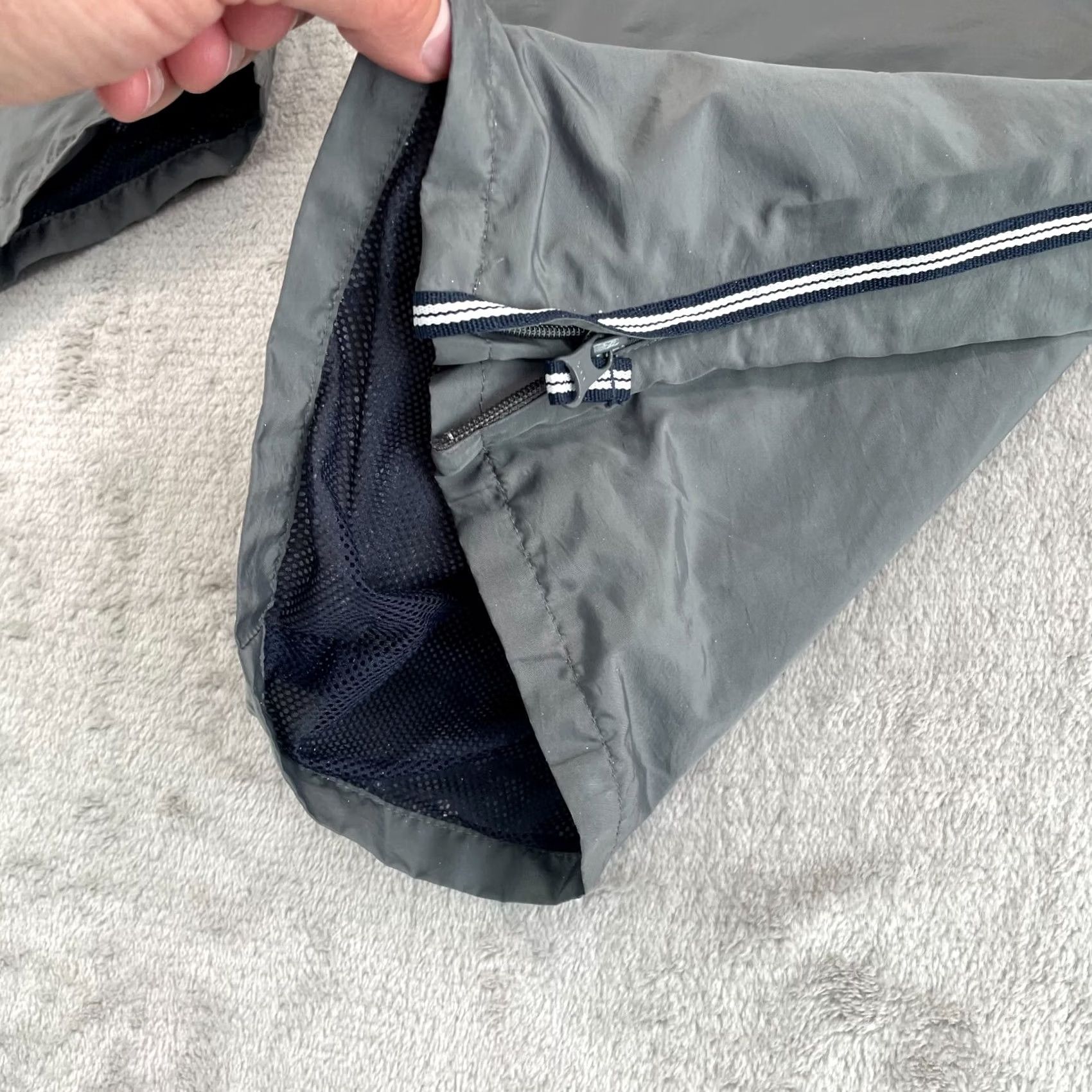 Gap Gap Track Pants Men 2XL Grey Nylon Baggy Windbreaker Raver Gorpcore Ankle Zip Size US 39 - 4 Thumbnail