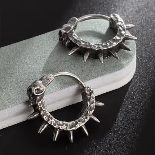 Other Black Skull Rivet Earrings Size ONE SIZE - 4 Thumbnail