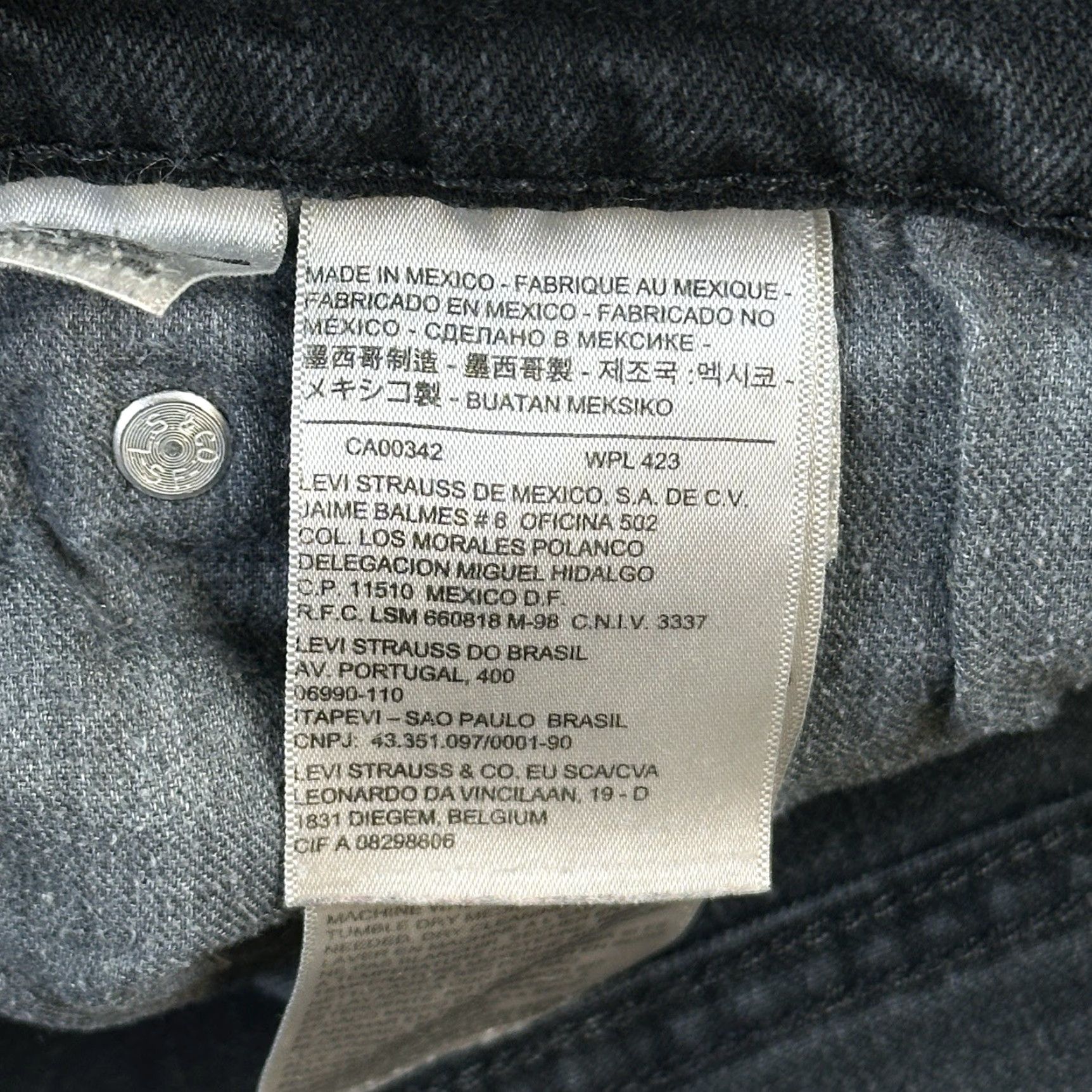 Levi's VINTAGE Levis 511 Jeans Mens 34x32 Black Denim Slim Fit Stretch Zip Fly Skate Casual Size US 34 / EU 50 - 7 Thumbnail