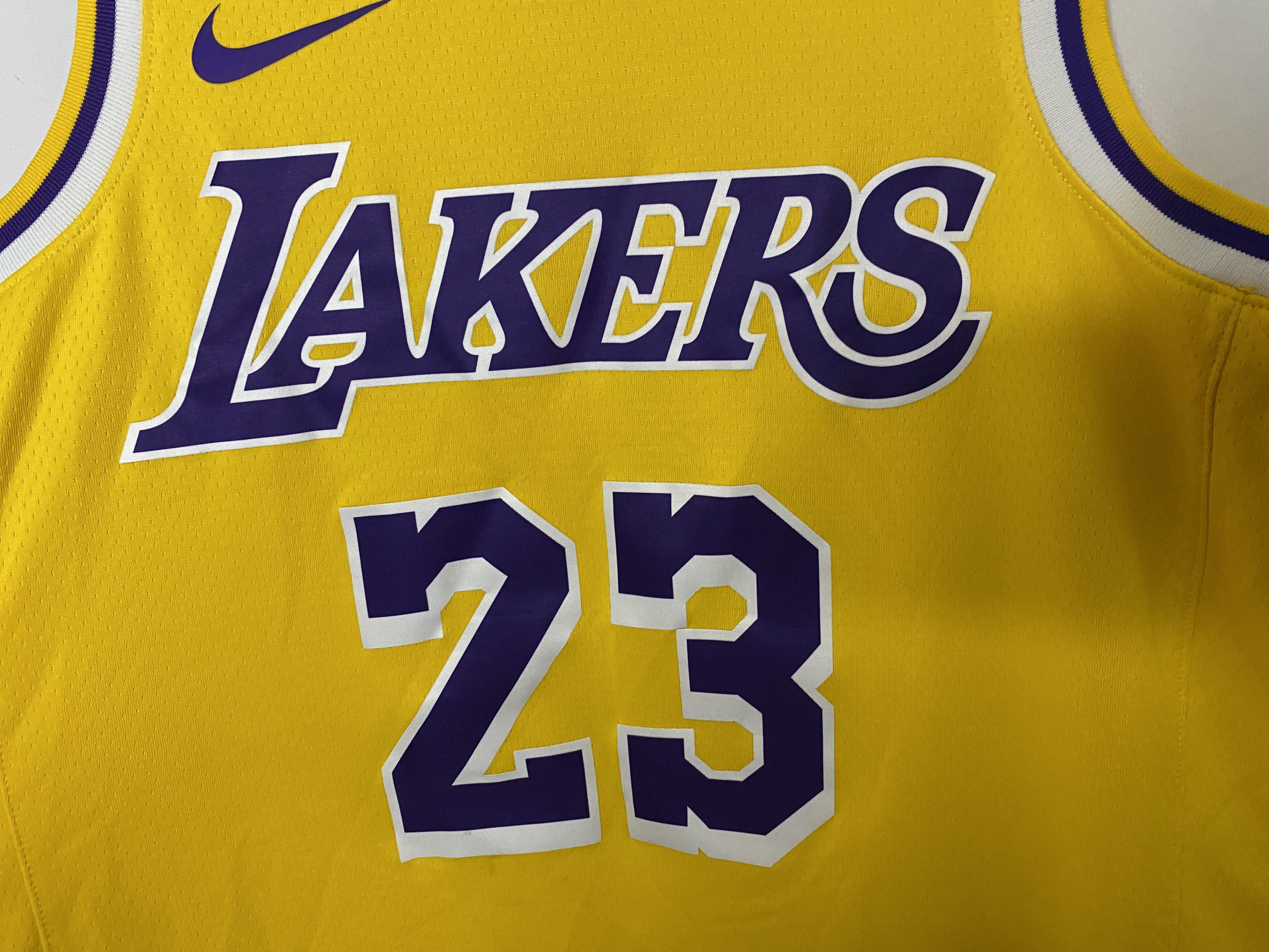 NBA × Nike JAMES #23 LOS ANGELES LAKERS NBA BASKETBALL JERSEY SHIRT Size US M / EU 48-50 / 2 - 4 Thumbnail