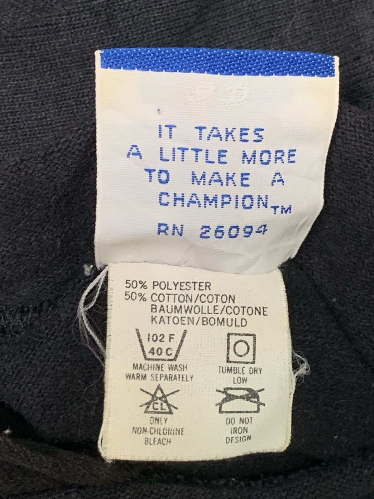 Champion Rare Design Vintage Champion Small Logo Hoodie Size US L / EU 52-54 / 3 - 7 Thumbnail