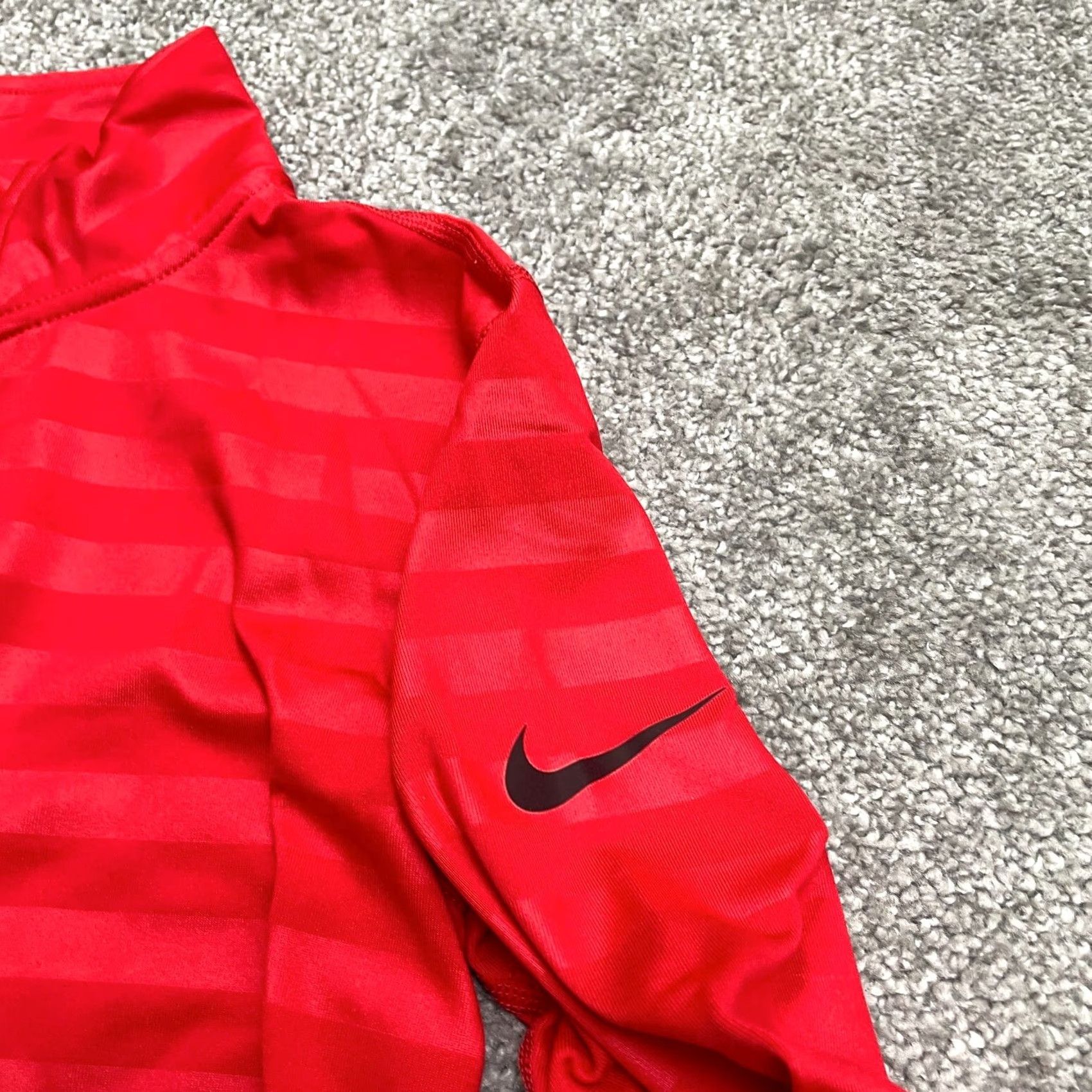 Nike Nike Pro Dri-Fit Hyperwarm 1/2 Zip Jacket Womens XS Red Striped Thumbhole Activewear Jacket Weight: Regular Size XS / US 0-2 / IT 36-38 - 4 Thumbnail