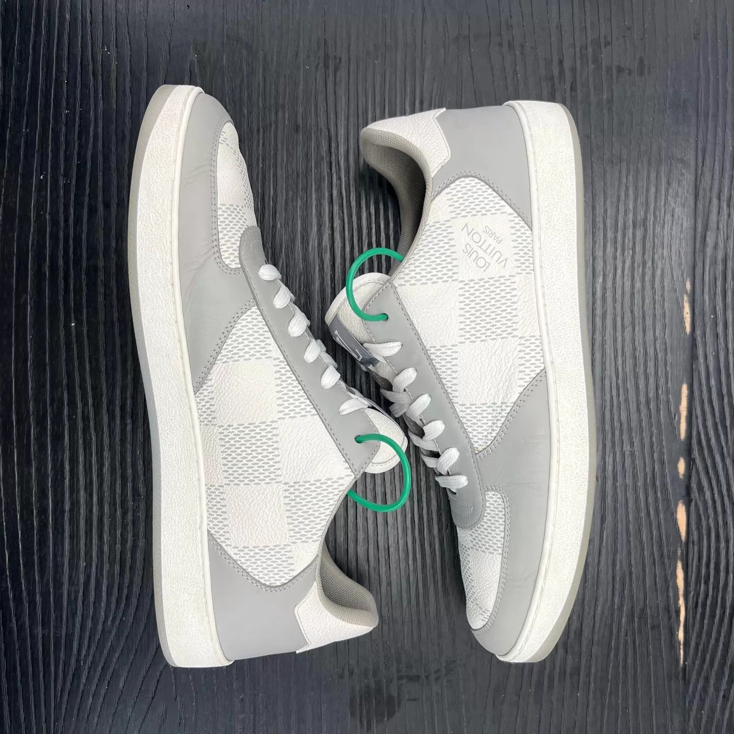 Louis Vuitton LV Rivoli Gray White 8.5/42.5 Like New Size US 9.5 / EU 42-43 - 3 Thumbnail