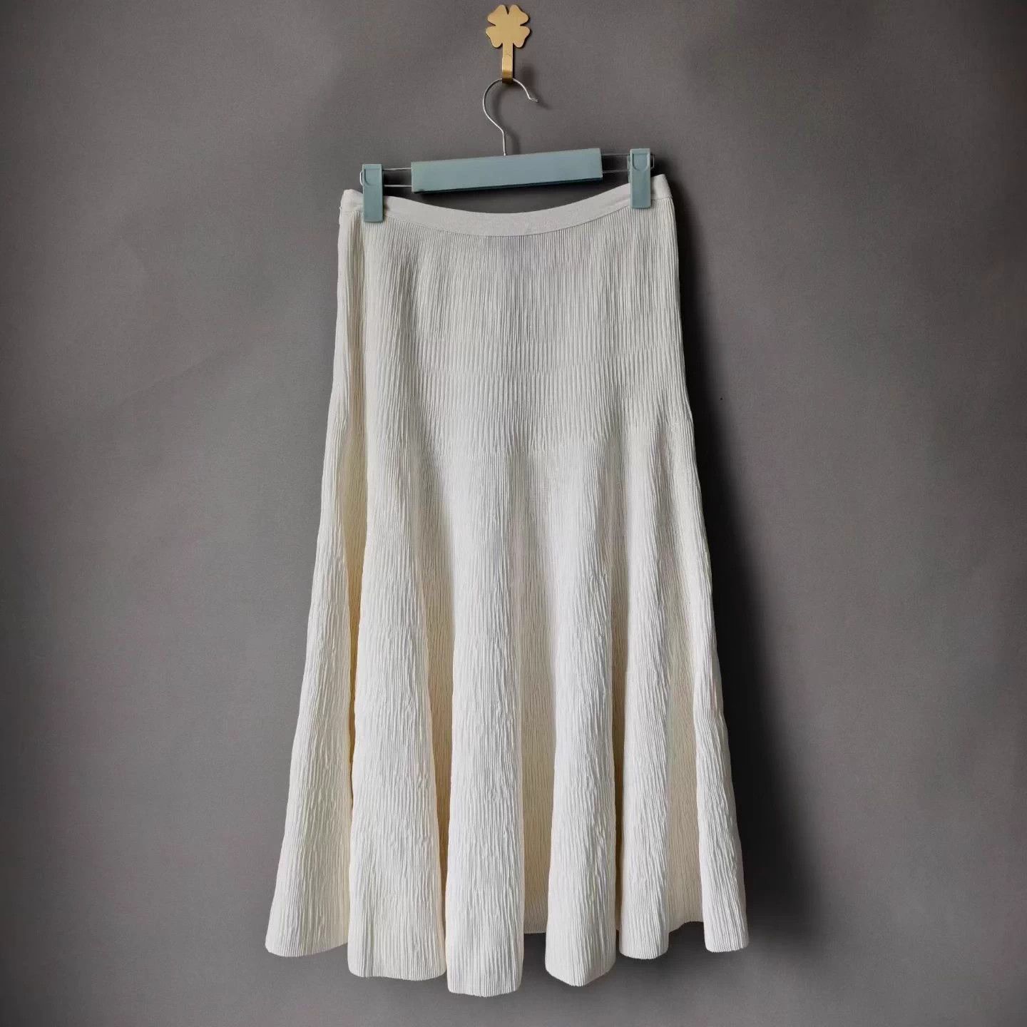 Chanel Chanel White Pleated Dress Size 27" / US 4 / IT 40 - 2 Thumbnail