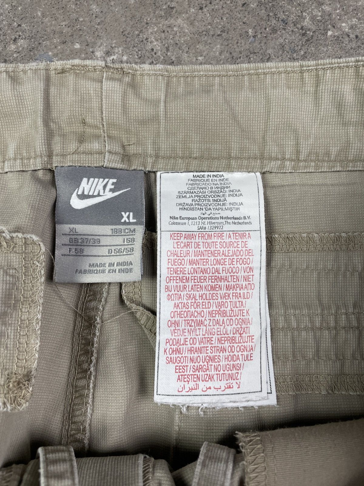 Nike × Vintage Vintage Y2K Nike Cargo Shorts Jorts Size US 36 / EU 52 - 7 Thumbnail