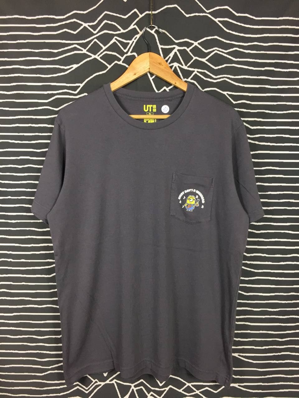 Cartoon Network × Japanese Brand × Uniqlo Uniqlo Despicable Me Minion Every Day's A Weekend Tee Size US XL / EU 56 / 4 - 2 Thumbnail