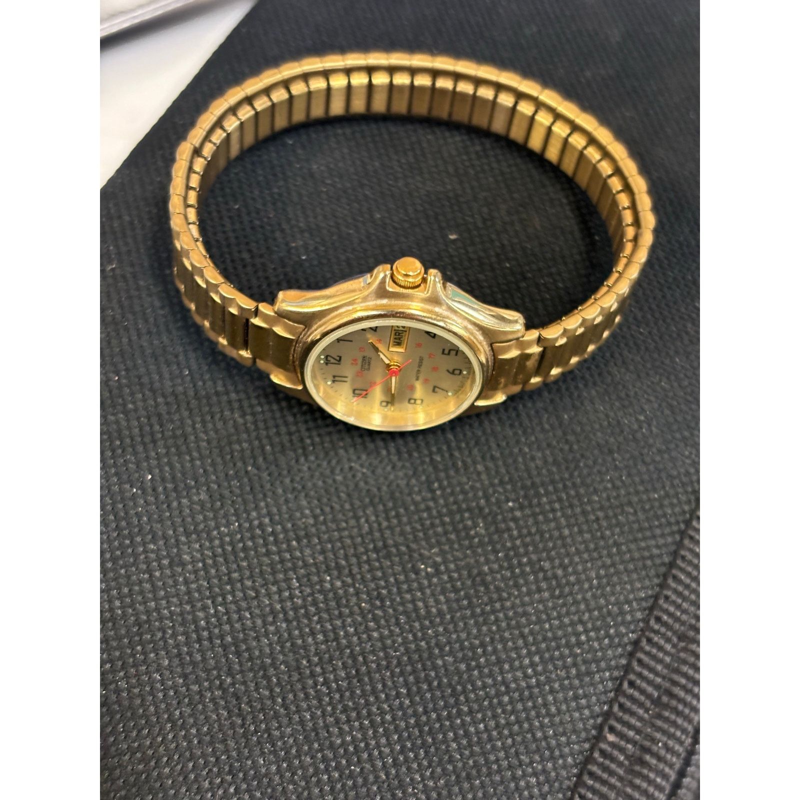 Citizen Citizens 6000-S27182 Gold Tone Women’s Watch! New Battery! Size ONE SIZE - 6 Thumbnail