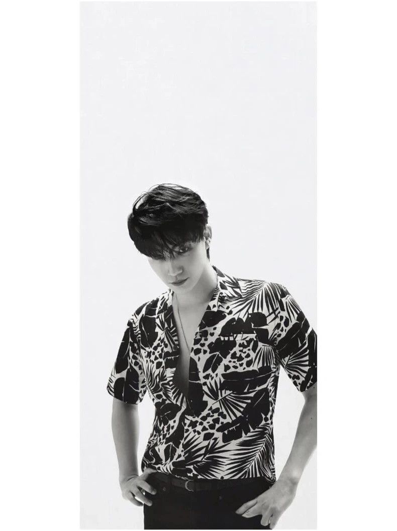 Yves Saint Laurent Saint Laurent20SS Jungle Silk Shirt 2503-Nextarrow Size US XXS / EU 40 - 5 Thumbnail