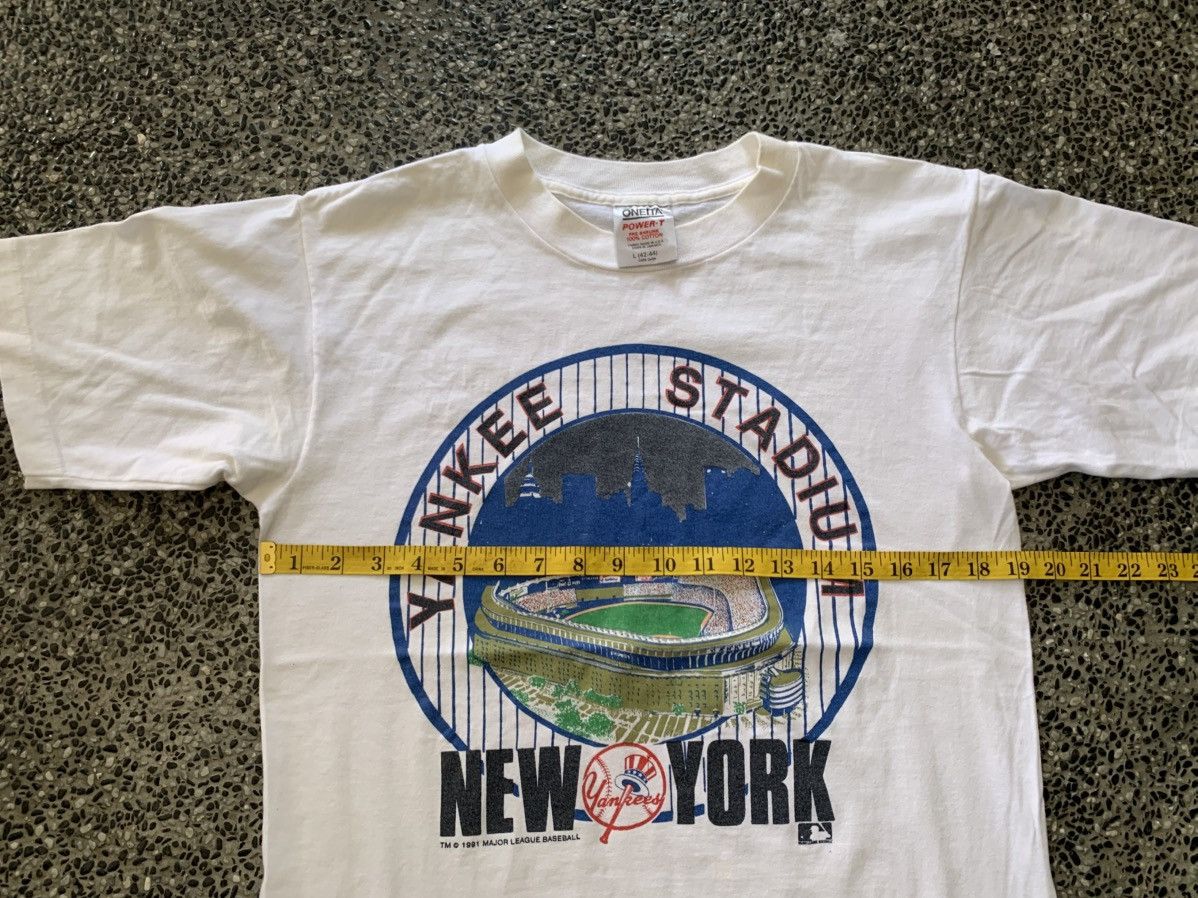 New York Yankees Vintage New York Yankees Stadium MLB Team T shirt Size US L / EU 52-54 / 3 - 9 Thumbnail