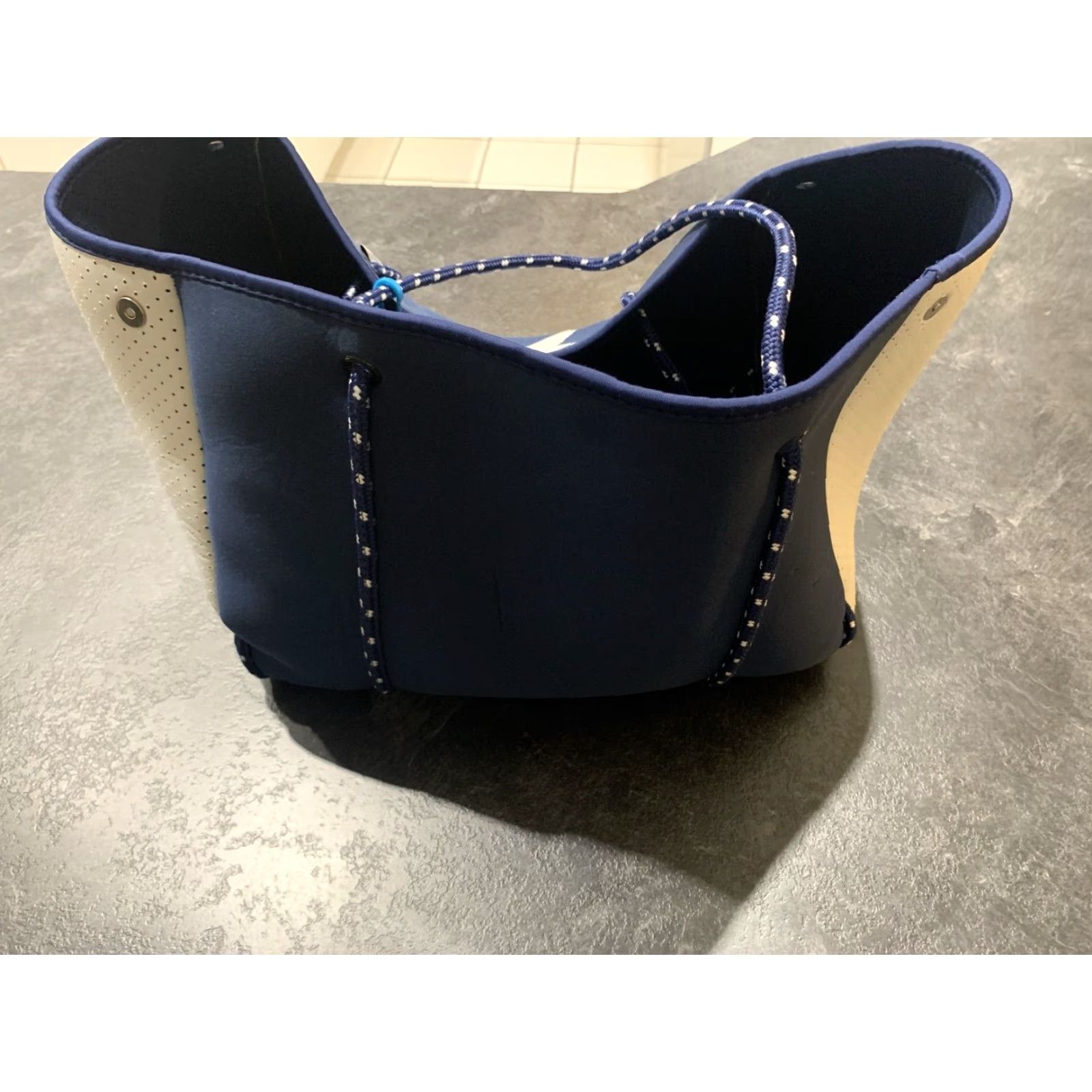 Vintage VINTAGE Ah Dorned Large Navy Neoprene Star Tote Bag for Women Size ONE SIZE - 6 Thumbnail