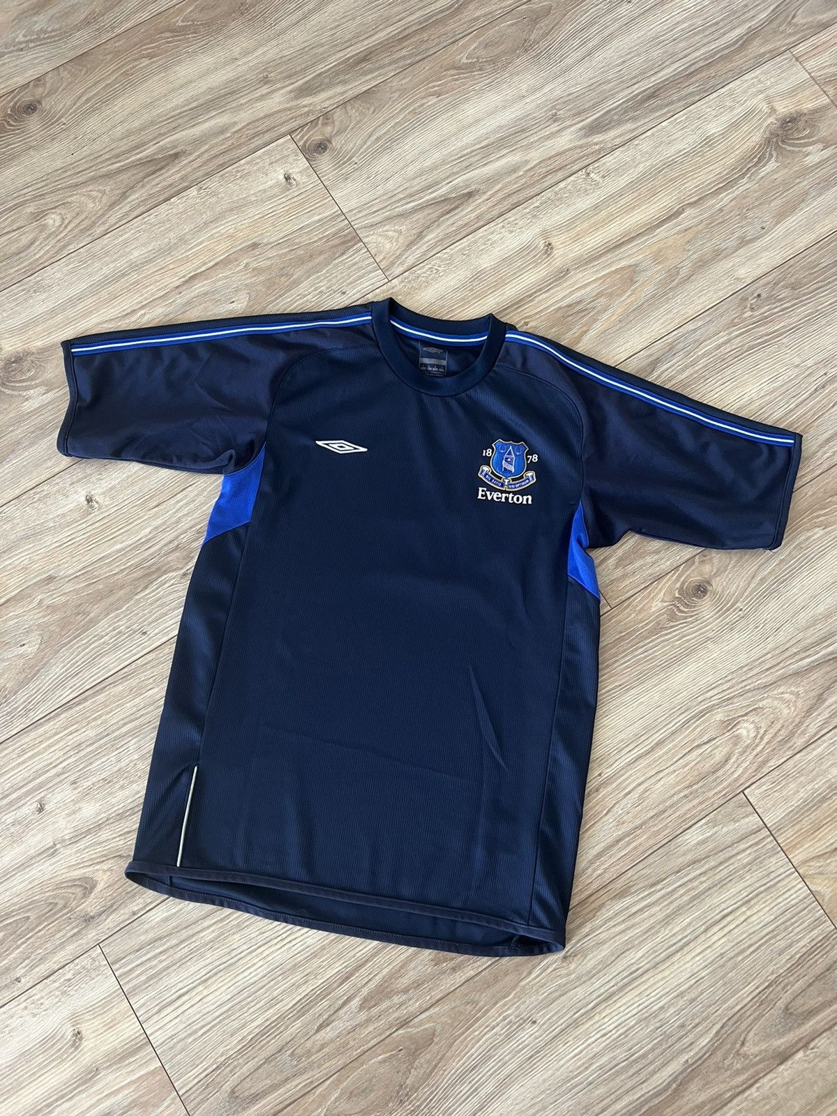 Vintage Soccer Jersey Umbro Everton 00s Vintage Training Size US S / EU 44-46 / 1 - 1 Thumbnail