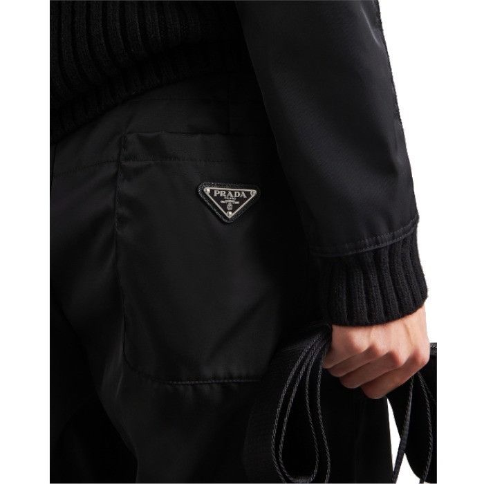 Prada o1bcso1str1025 Re-Nylon Sweatpants & Joggers in Black Size US 32 / EU 48 - 3 Thumbnail