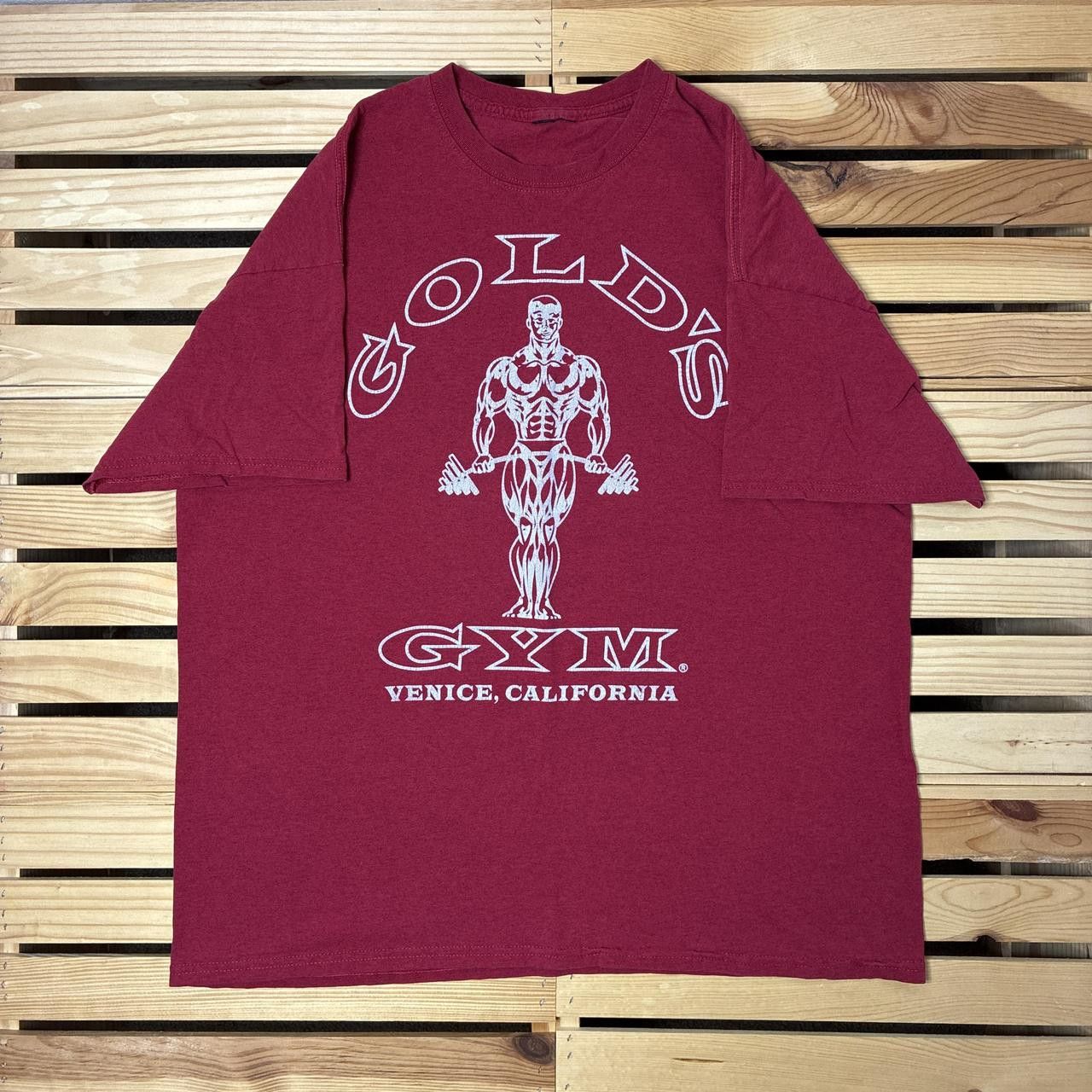 Other Vintage Gold's Gym Venice, CA Burgundy Gym Tee Size XL Size US XL / EU 56 / 4 - 1 Thumbnail