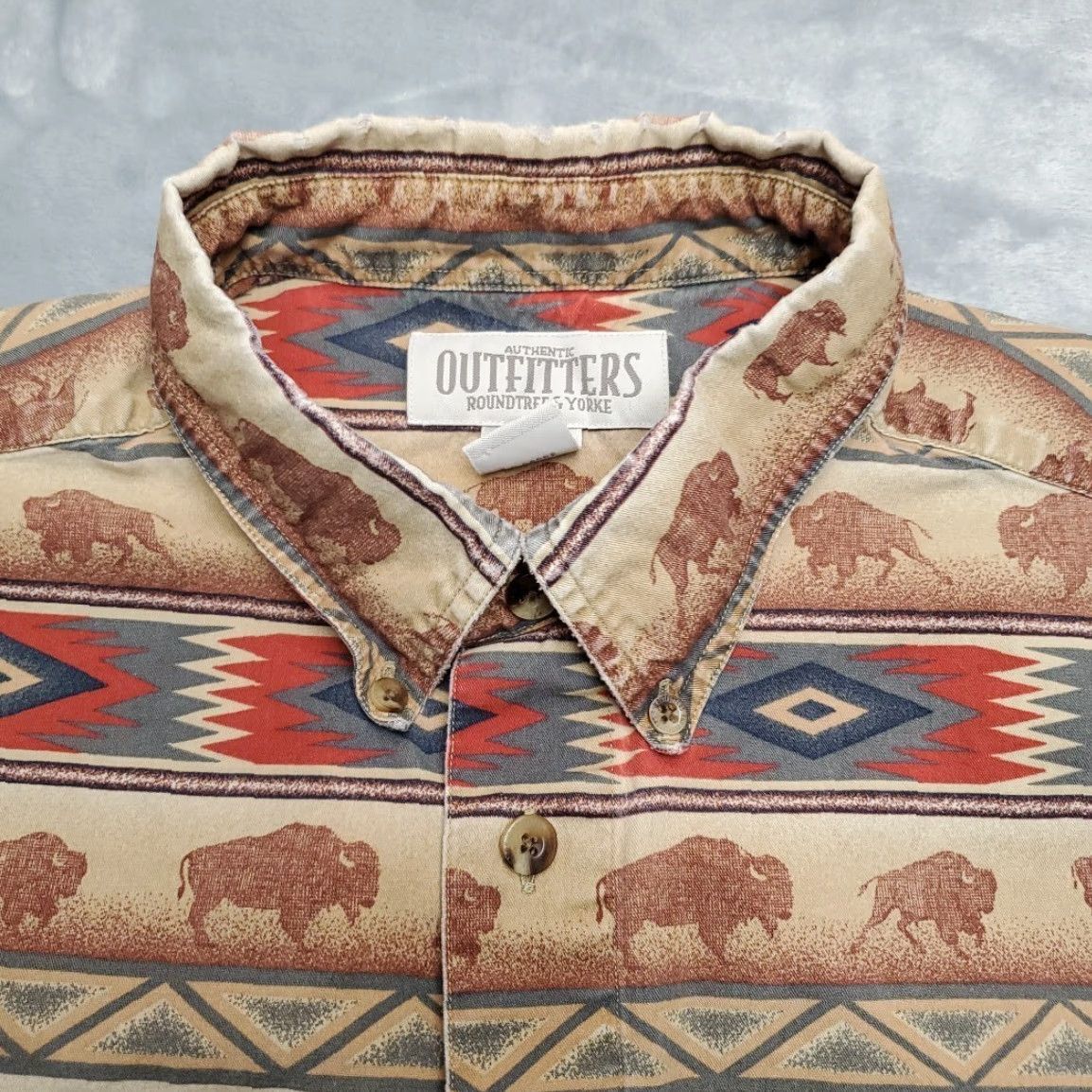 Roundtree & Yorke VINTAGE Roundtree & Yorke Shirt Mens L Brown Aztec Bison Buffalo 90s Nature Outdoor Cowgirl? Size US L / EU 52-54 / 3 - 4 Thumbnail