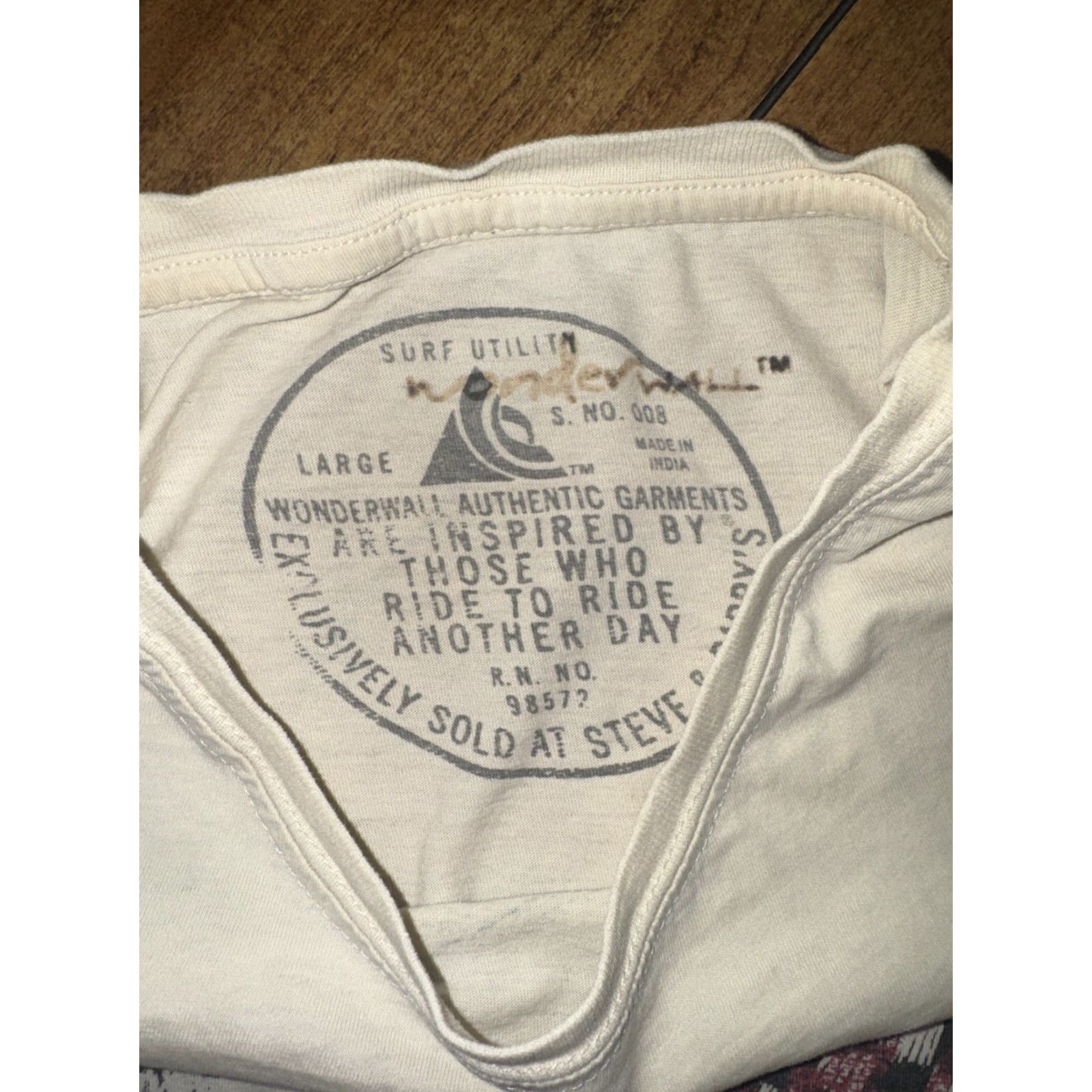 Vintage VINTAGE Wonderwall Surf Utility T-Shirt Large Men L Tan Graphic 2000s Y2K Surf Mens Size US L / EU 52-54 / 3 - 4 Thumbnail