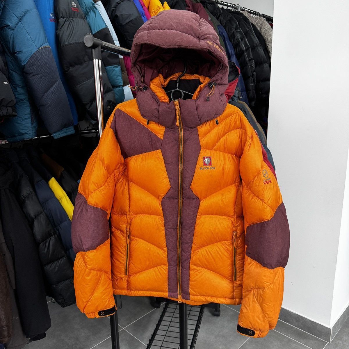 BLACKYAK Black Yak Extreme Peak Down Yellow Men Jacket Gorpcore Size US L / EU 52-54 / 3 - 2 Thumbnail