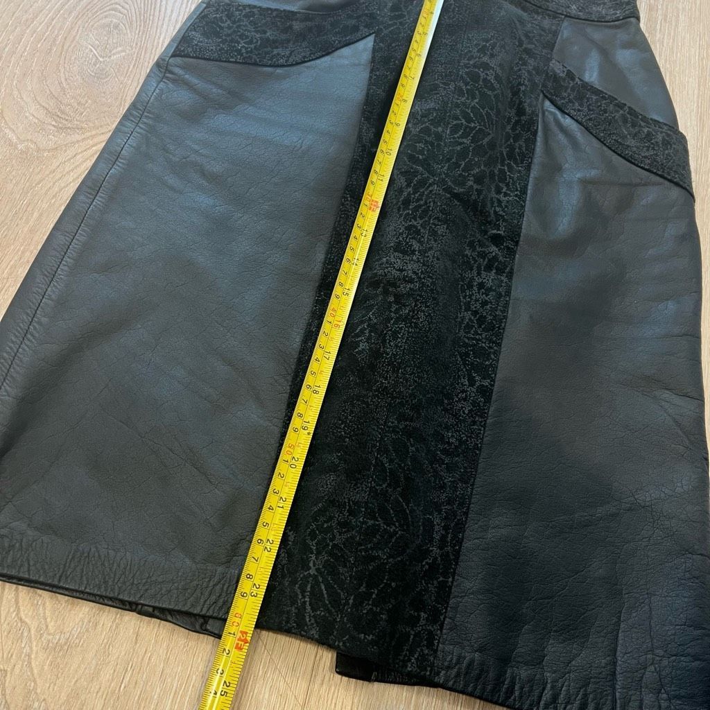 Vintage Winlit Vintage Black Leather & Suede High Waist Pencil Skirt Size 28" / US 6 / IT 42 - 6 Thumbnail