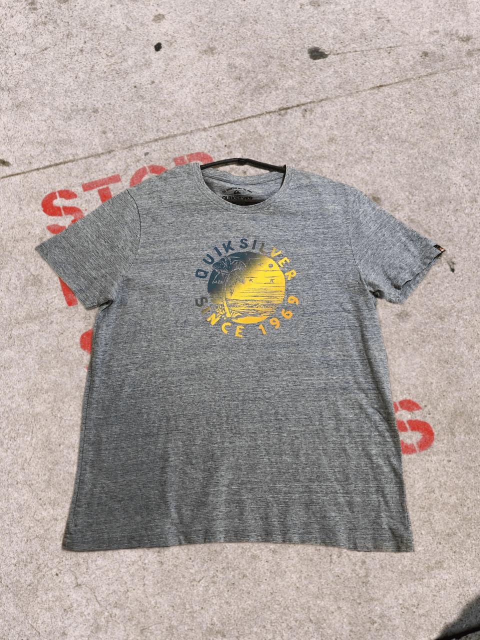 Quiksilver Vintage Y2k Quiksilver Spellout Logo Tee Size US XL / EU 56 / 4 - 1 Thumbnail