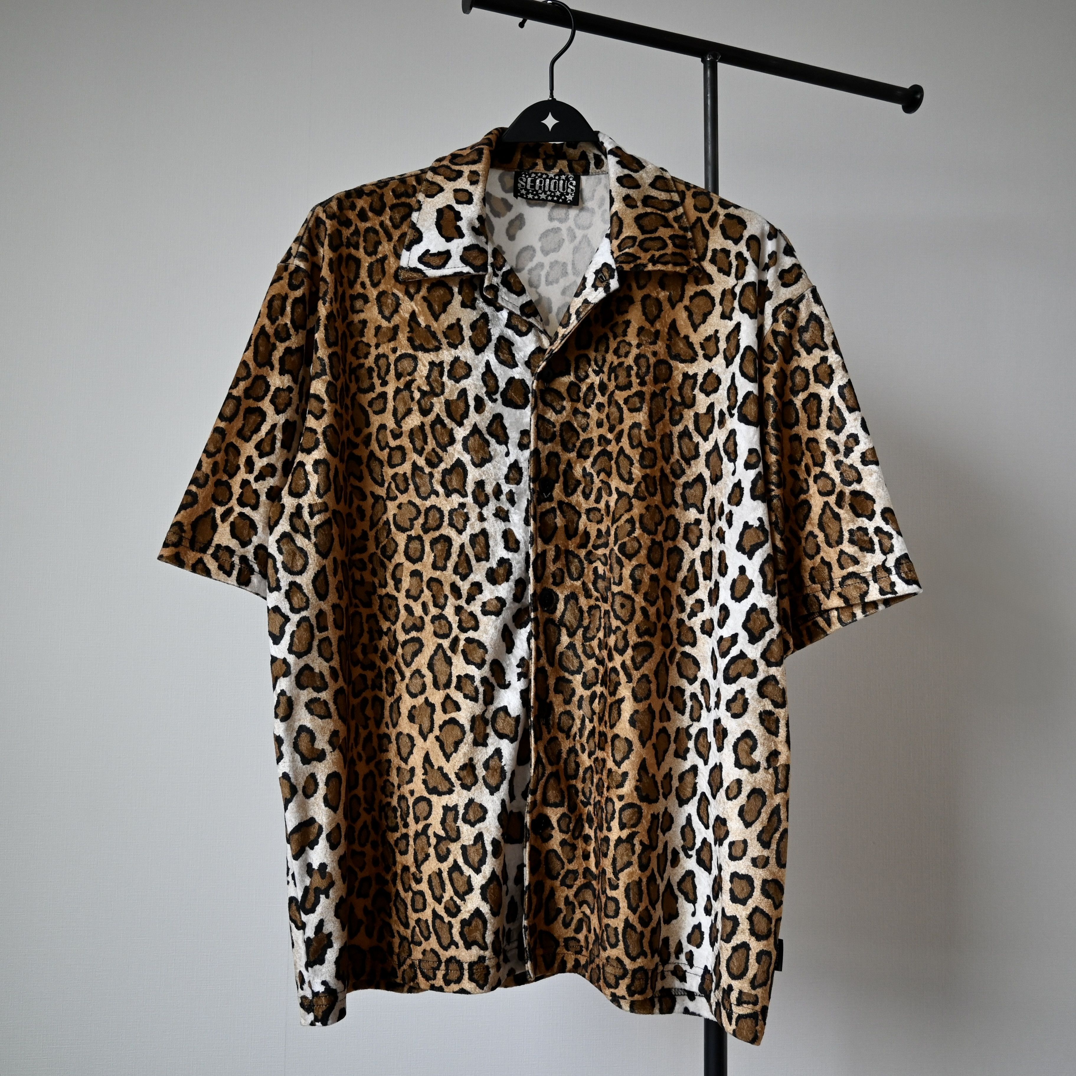 Vintage VTG 1990s Serious Clothing leopard fabric short sleeve shirt Size US L / EU 52-54 / 3 - 1 Thumbnail