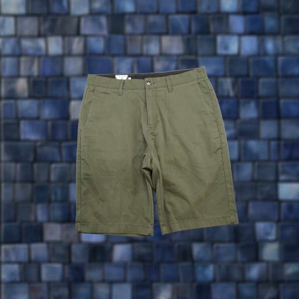 Volcom Volcom Chino Shorts Mens 31 Green Solid Flat Front Stretch Pockets Casual Summer 2000s Y2K Modern Men Size US 31 - 1 Thumbnail