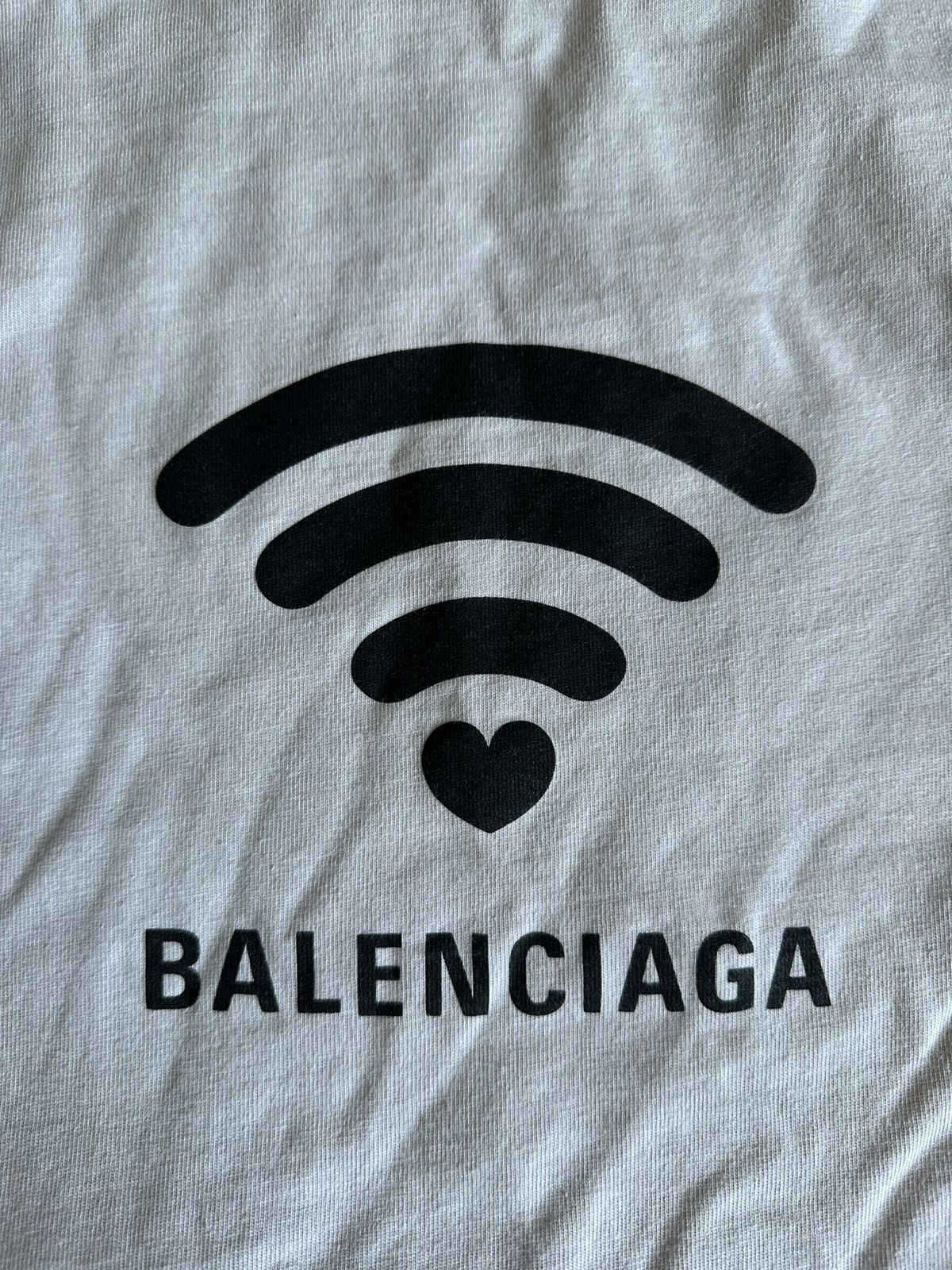 Balenciaga BALENCIAGA LOVE WIFI HEART LOGO TEE – WHITE – SIZE M Size US M / EU 48-50 / 2 - 4 Thumbnail