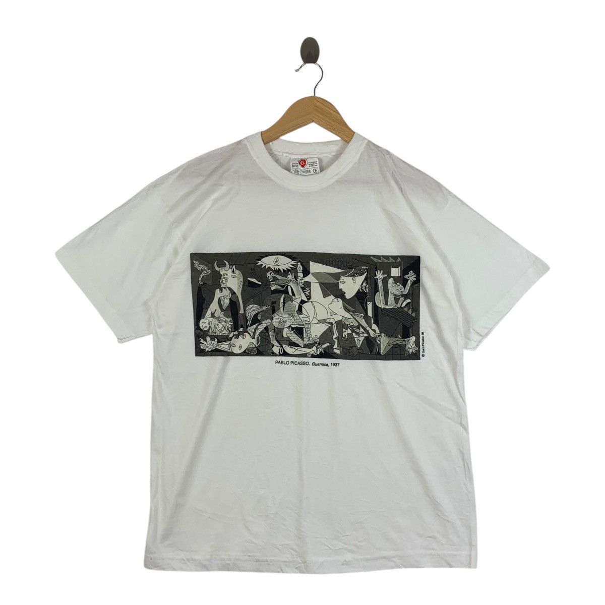 Vintage Vintage 1998 PABLO PICASSO GUERNICA Anti War Tee Shirt Size US XL / EU 56 / 4 - 2 Thumbnail