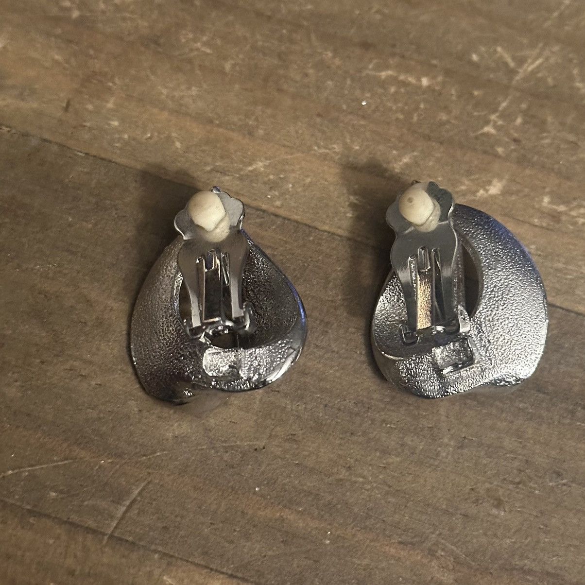 Monet × Vintage Vintage Monet silver swirl clip on earrings Size ONE SIZE - 3 Thumbnail