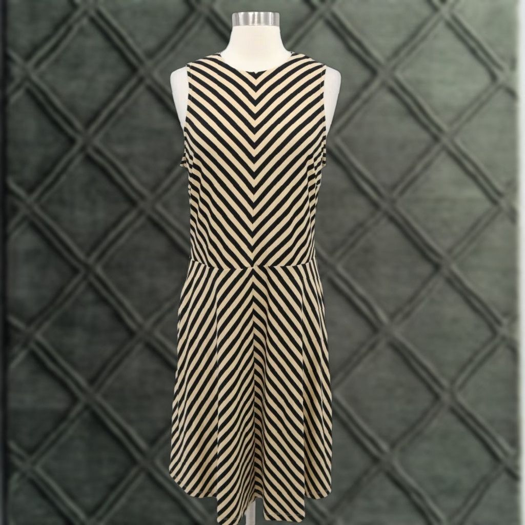 J. McLaughlin Dress M Medium Catalina Cloth Chevron Striped Tan Black Courtney
