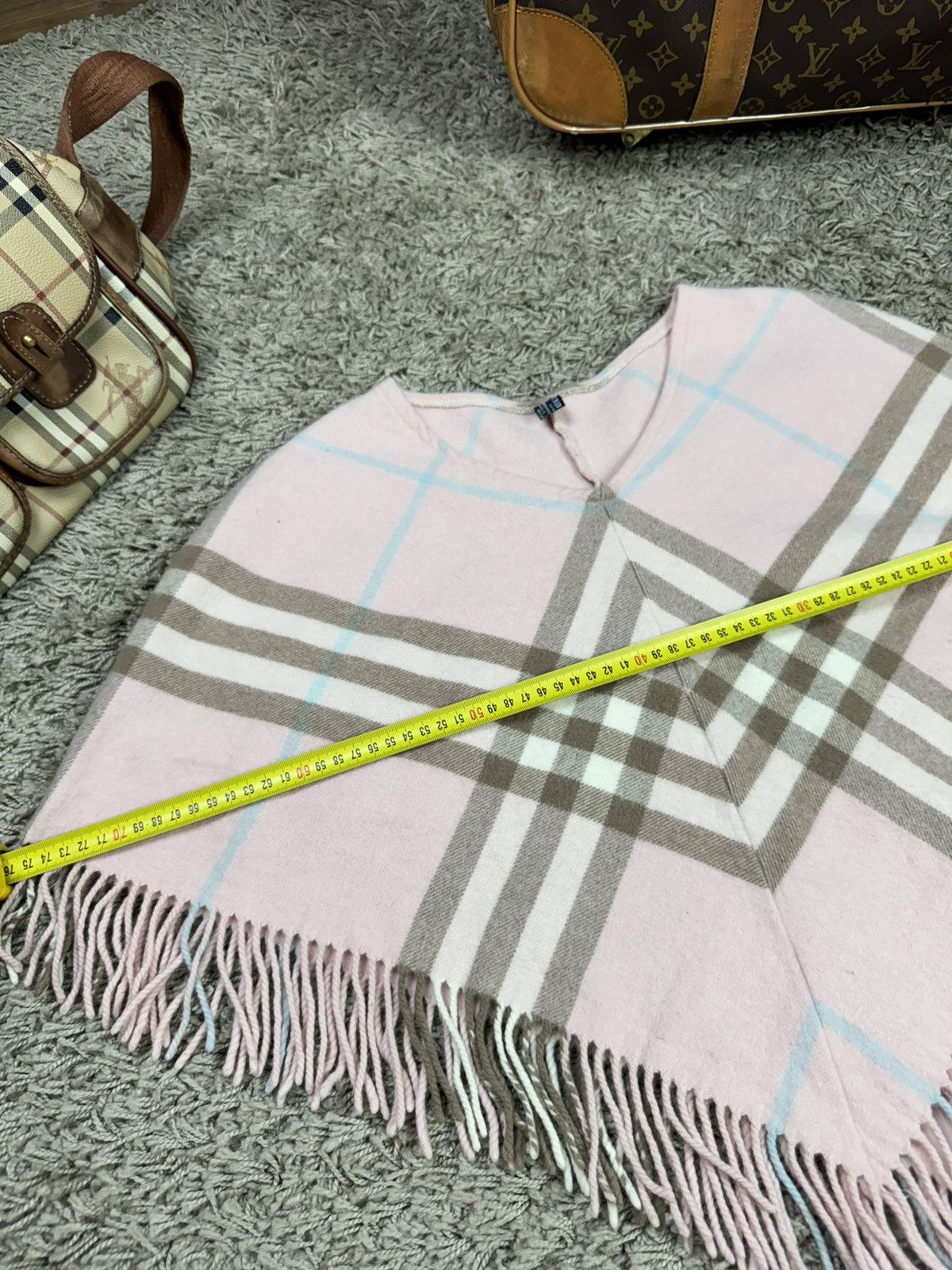 Burberry × Vintage Wool pink poncho Burberry 90s original rare luxury item Size ONE SIZE - 5 Thumbnail