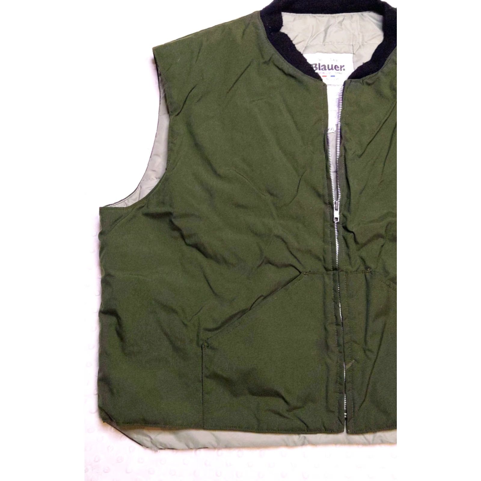 Vintage Blauer Vest Mens 2XL Olive Green Quilted Insulated Workwear Made USA Outerwear Vest Quilted Bodywarmer Full Zip Lined Pockets Band Collar USA 90s Mens Size US XXL / EU 58 / 5 - 3 Thumbnail