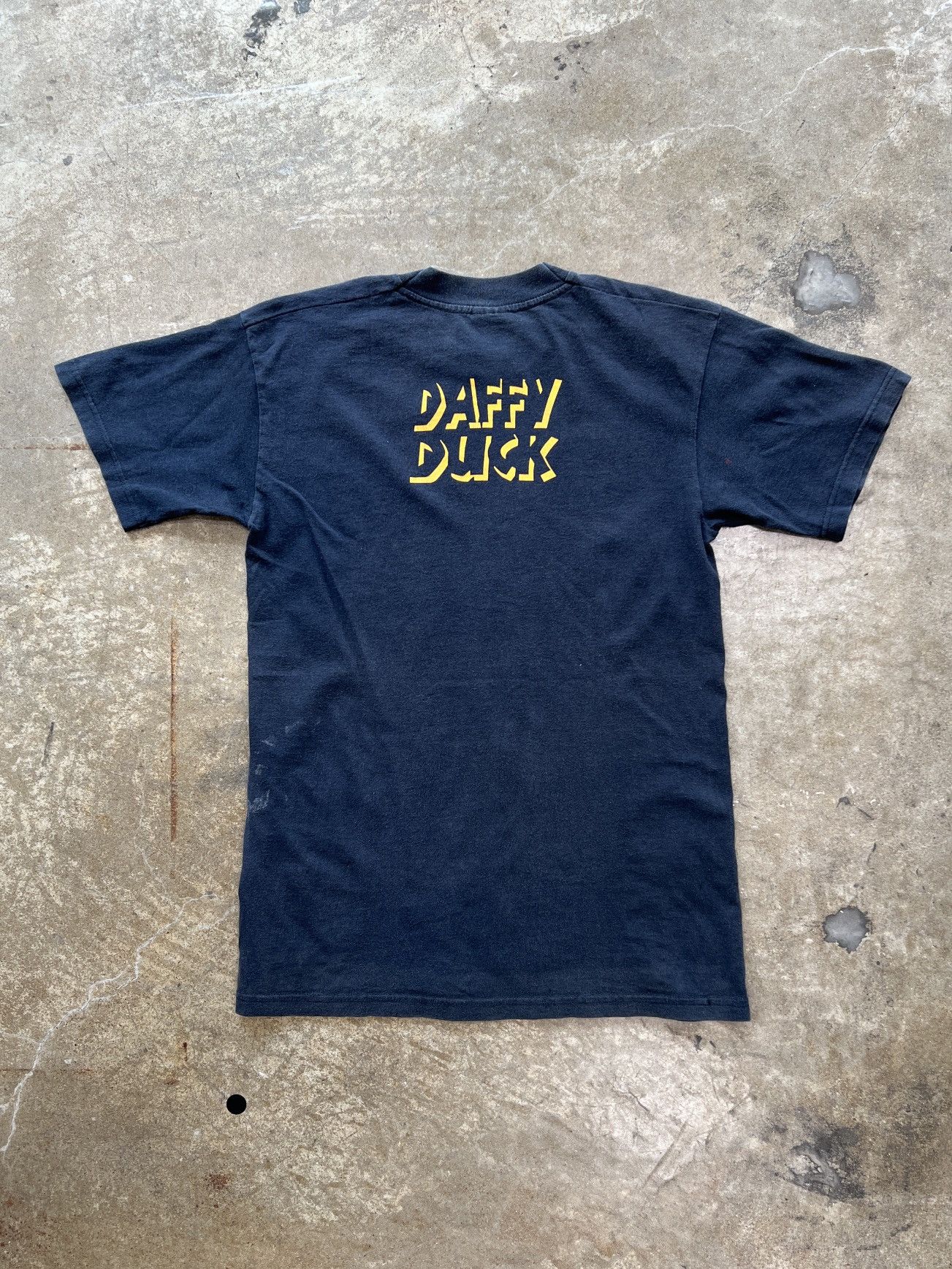 Warner Bros Vintage 1998 Looney Tunes Daffy Duck Blackout Tee Small Size US S / EU 44-46 / 1 - 6 Thumbnail