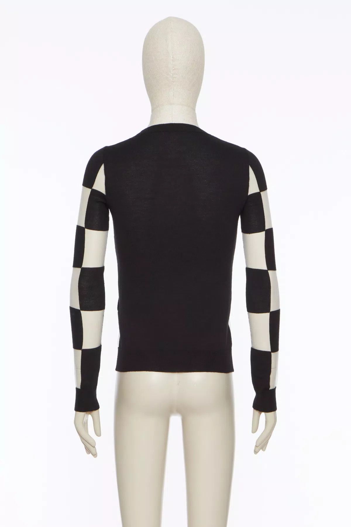oc11z0725 Chess Print Sweater in Black