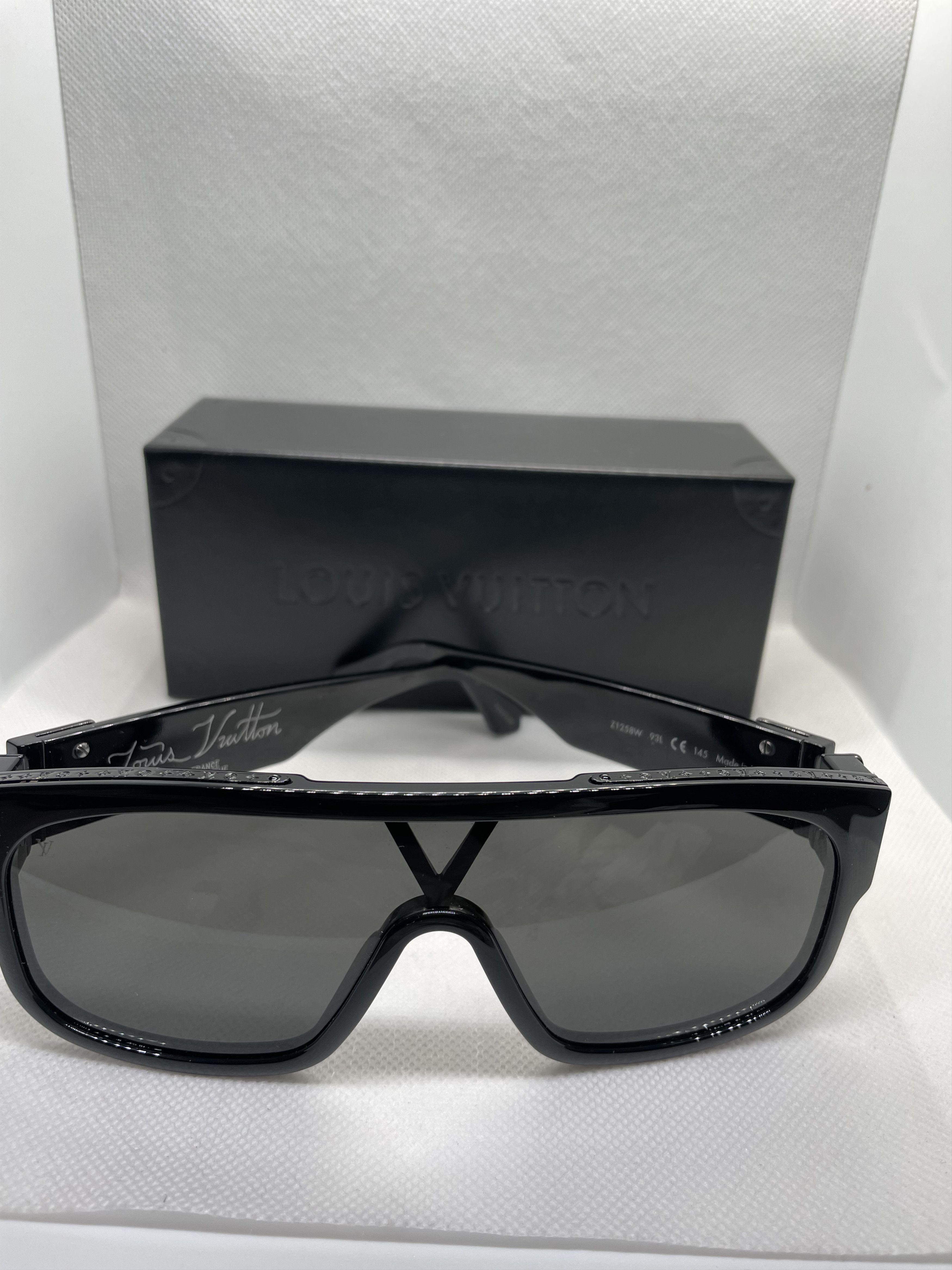 Louis Vuitton Louis Vuitton 1.1 millionaires mask Size ONE SIZE - 1 Thumbnail