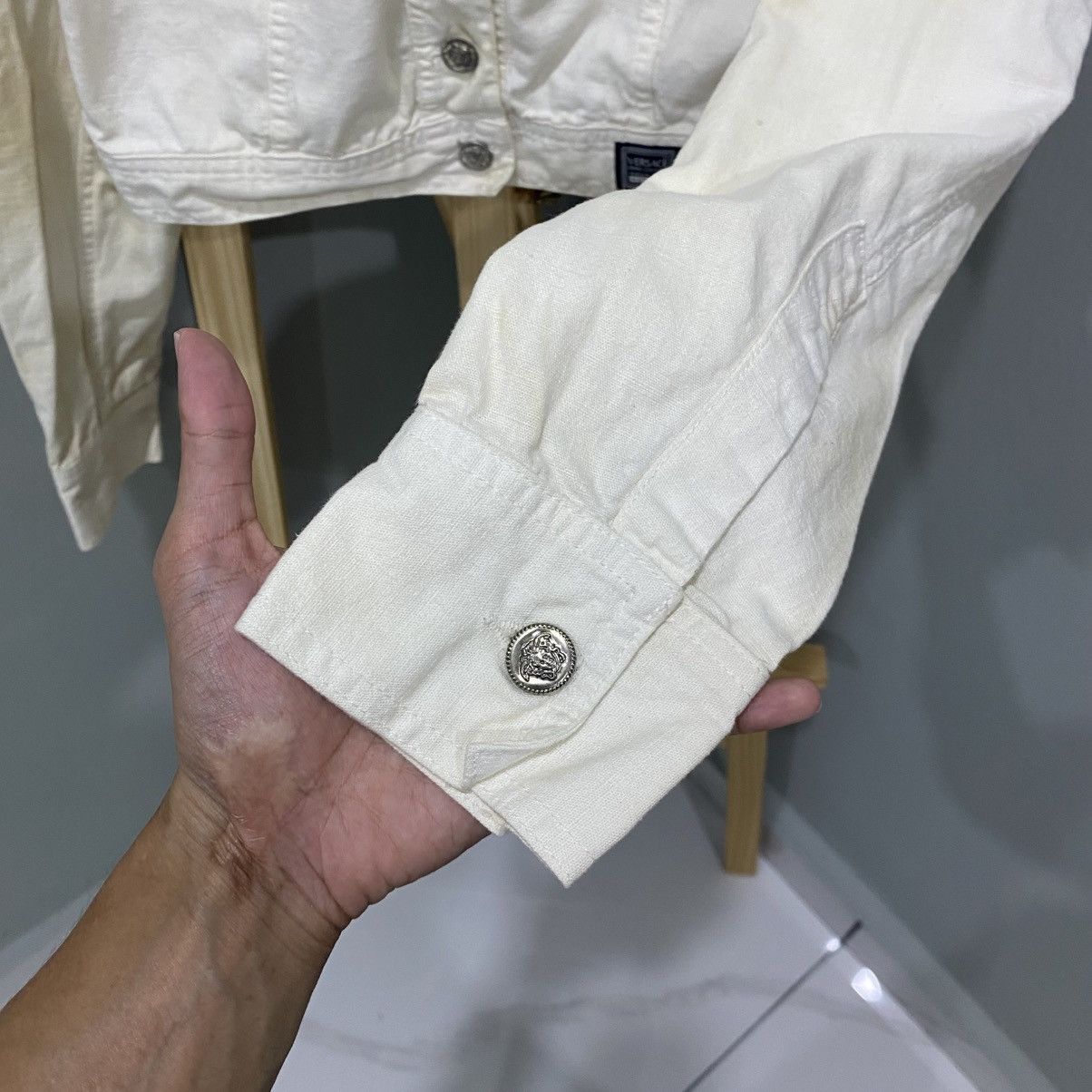 Versace Jeans Couture Vintage Versace Jeans Couture White Crop DenimTrucker Jacket Size S / US 4 / IT 40 - 10 Thumbnail