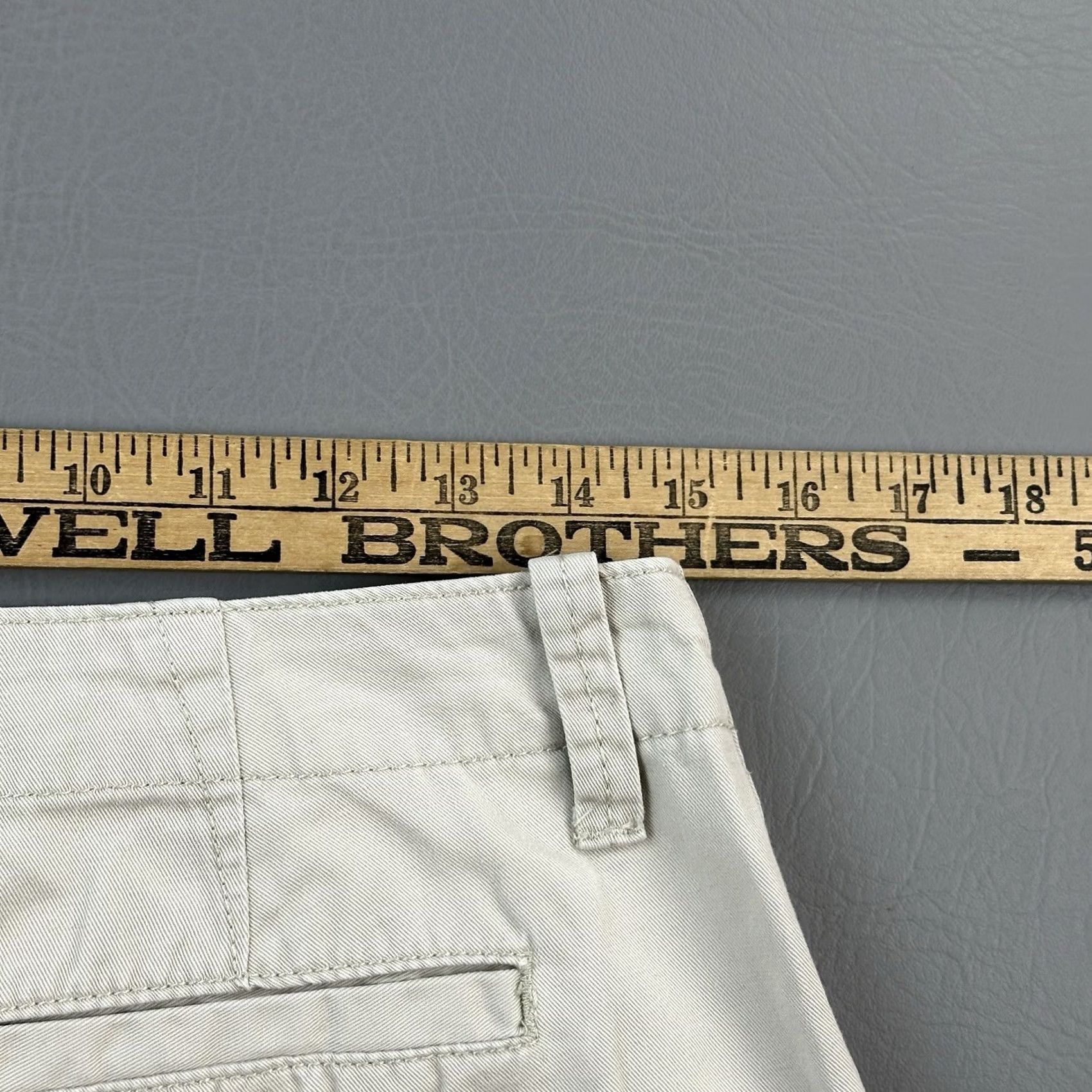 Ralph Lauren Vintage Lauren Ralph Lauren LRL Shorts Women’s 4 Beige Chino Casual Knit Cotton Front Flat Front Zip 90s Designer Retro Classic Mens Womens Size 27" / US 4 / IT 40 - 7 Thumbnail