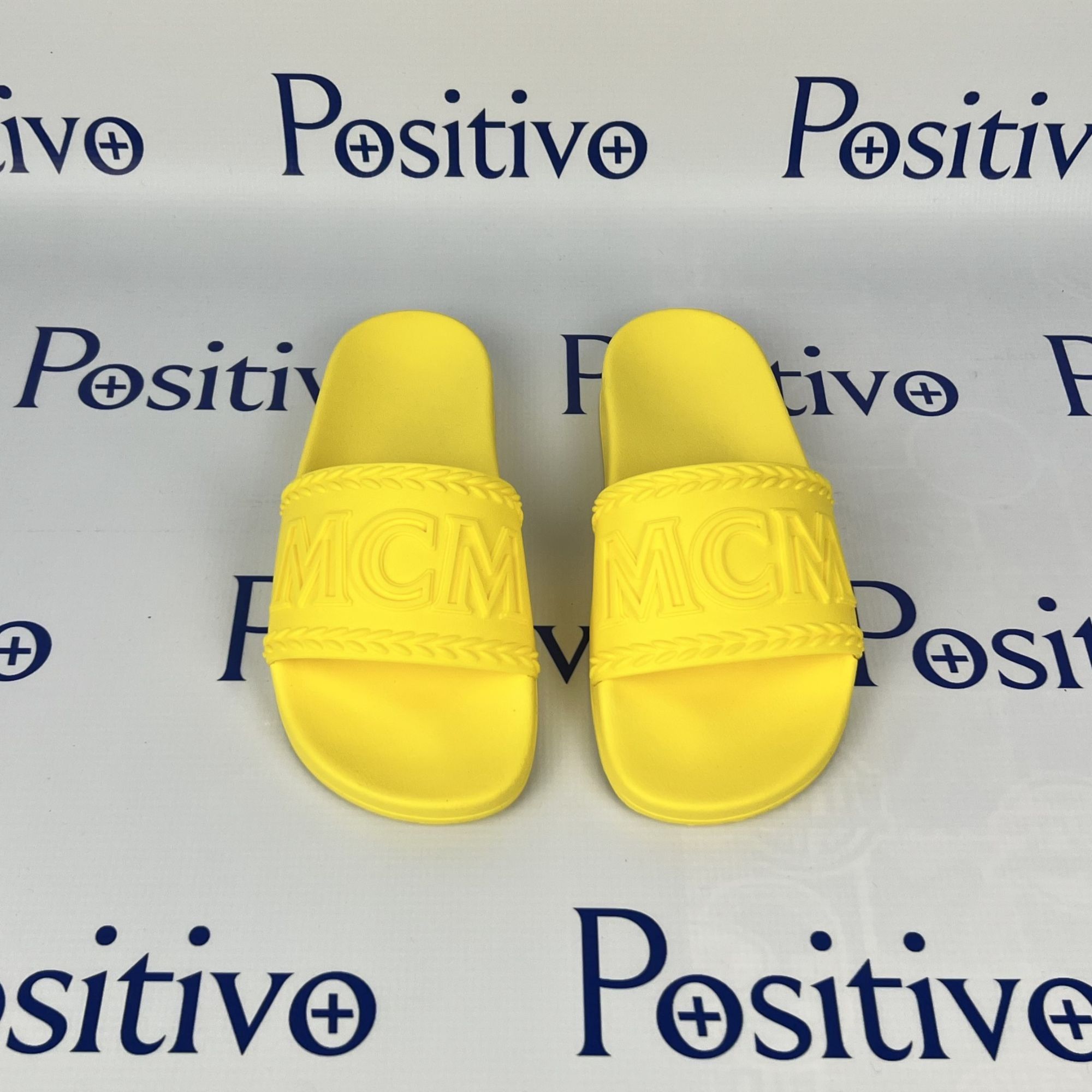 MCM MCM Yellow Big Logo Rubber Slides US 10 EU 40 Size US 10 / IT 40 - 3 Thumbnail