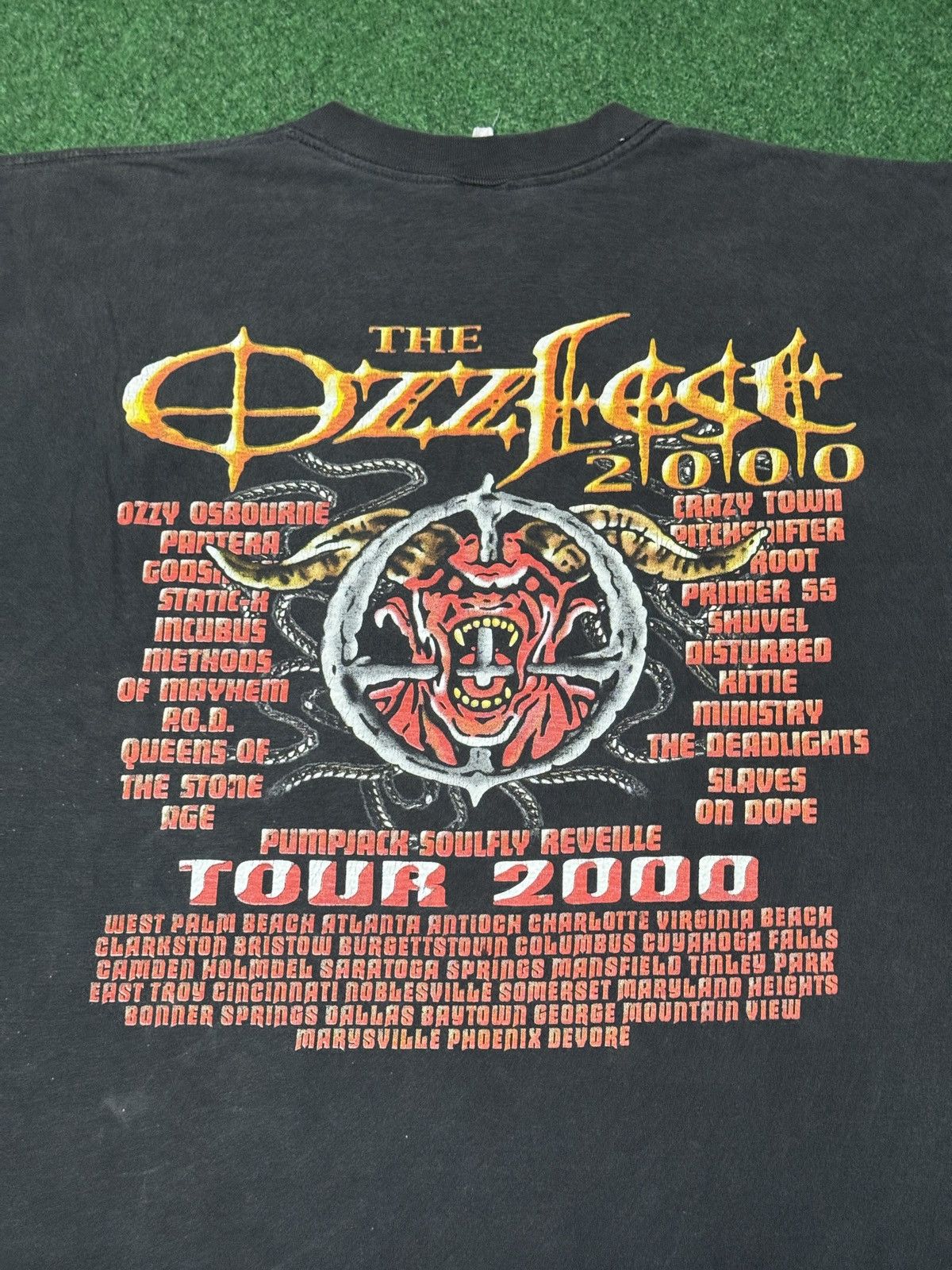 Band Tees Vintage 90s Ozz Fest 2000 Ozzy Metal Rock Concert T Shirt Size US XL / EU 56 / 4 - 4 Thumbnail