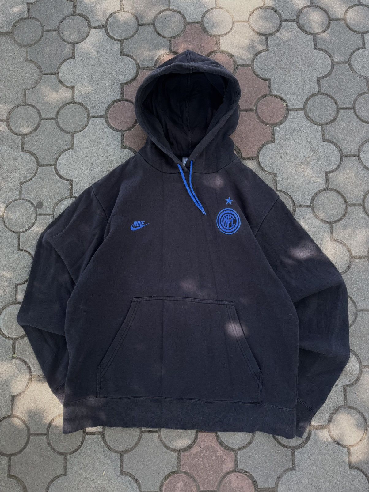 Nike Vintage Nike Inter Milan Faded Oversized Hoodie Size US L / EU 52-54 / 3 - 1 Thumbnail