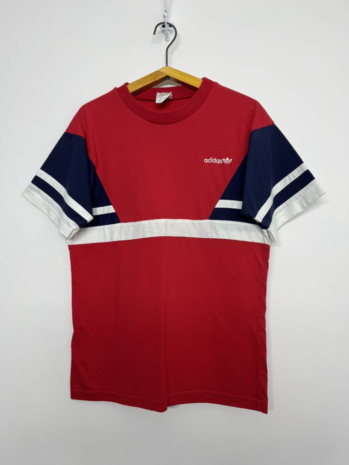 Adidas Vintage Adidas Logo T-Shirt 90’s Size US S / EU 44-46 / 1 - 4 Thumbnail