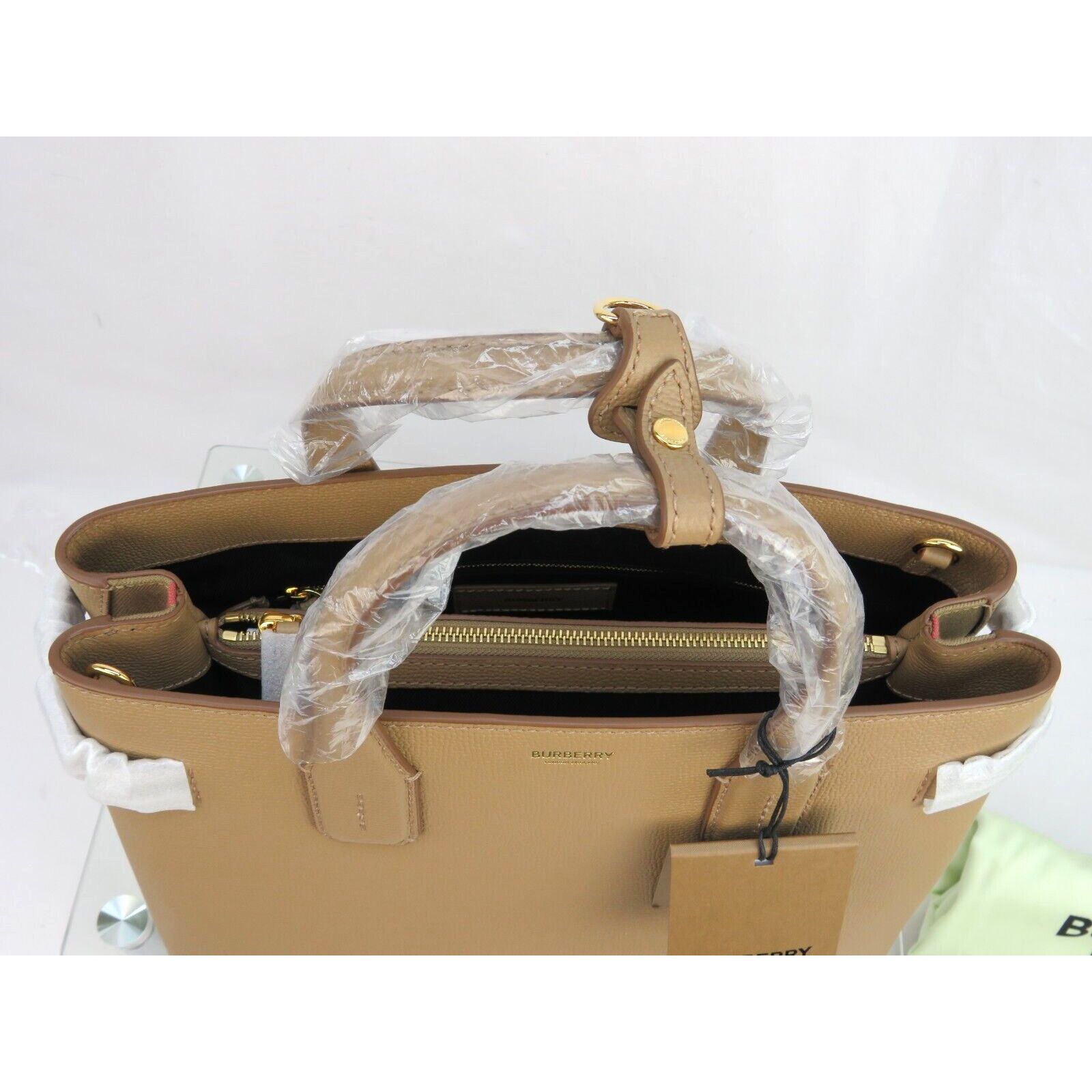 Burberry BURBERRY MD BANNER CAMEL LEATHER CHECK LOGO SHOULDER BAG Size ONE SIZE - 6 Thumbnail
