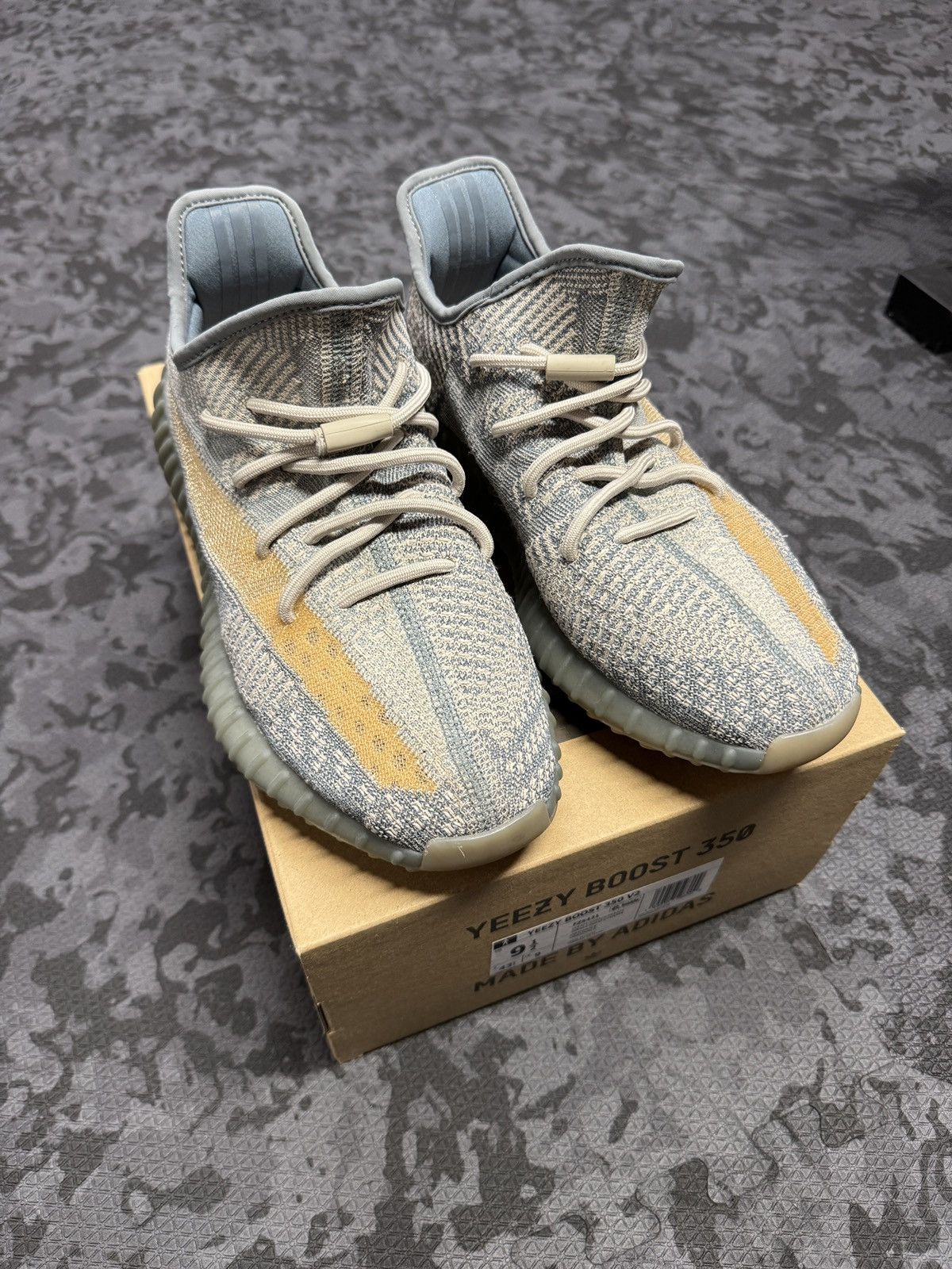 Adidas Yeezy 350 Size US 9.5 / EU 42-43 - 2 Thumbnail