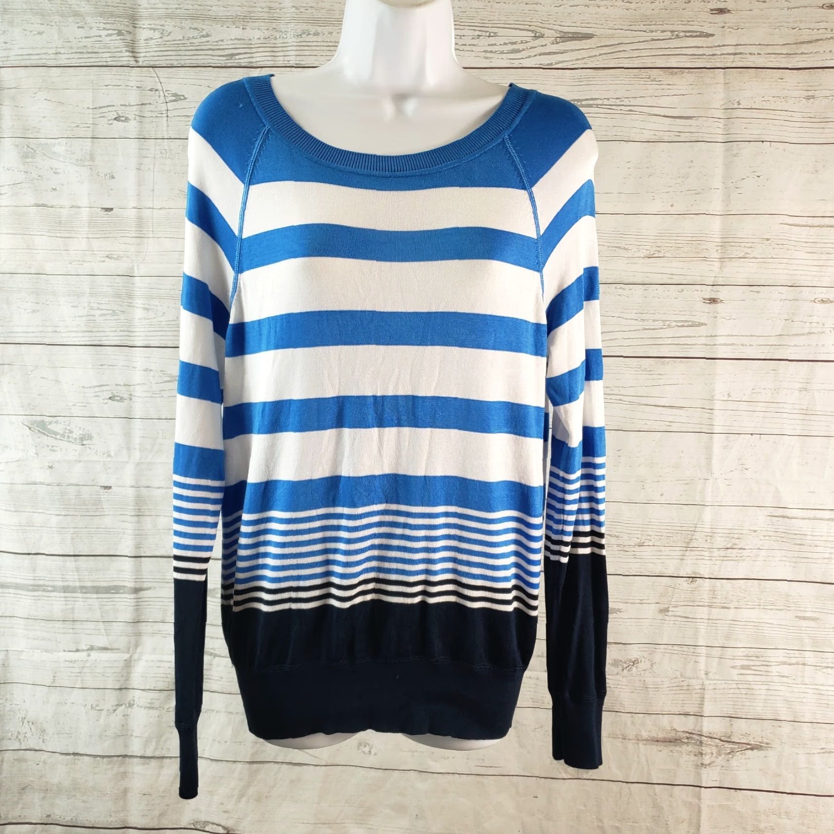 Tommy Bahama Tommy Bahama Womens Knit Top Sz Small Blue White Striped Long Sleeve Shirt Size S / US 4 / IT 40 - 2 Thumbnail