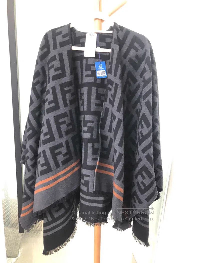 Fendi Fendi size 140*140cm All-over printed shawl poncho Size ONE SIZE - 1 Thumbnail