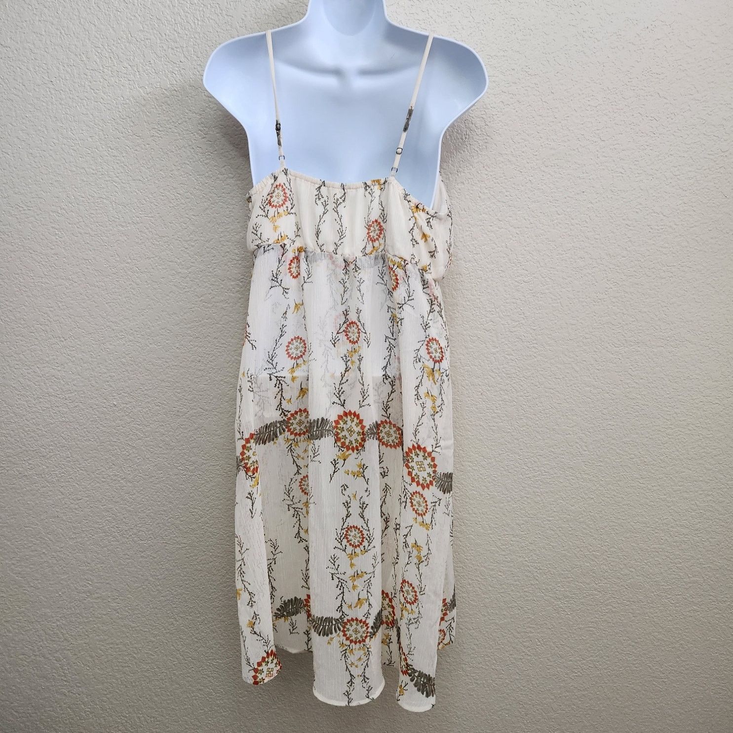 Other Maurices Cream Green Floral Hi Low Spaghetti Strap Top M Size M / US 6-8 / IT 42-44 - 3 Thumbnail