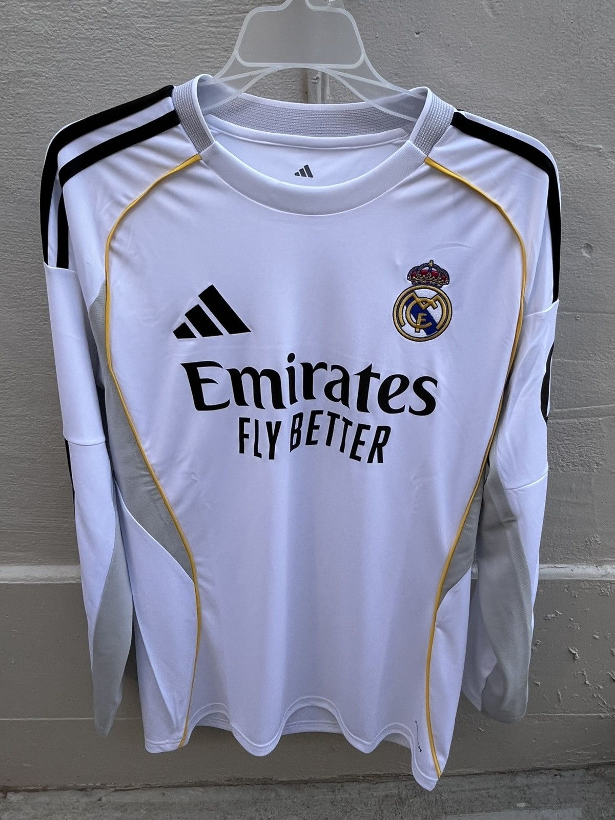 Adidas Adidas x Real Madrid 25/26 Home Jersey (JN8884) Men’s Size M Size US M / EU 48-50 / 2 - 4 Thumbnail