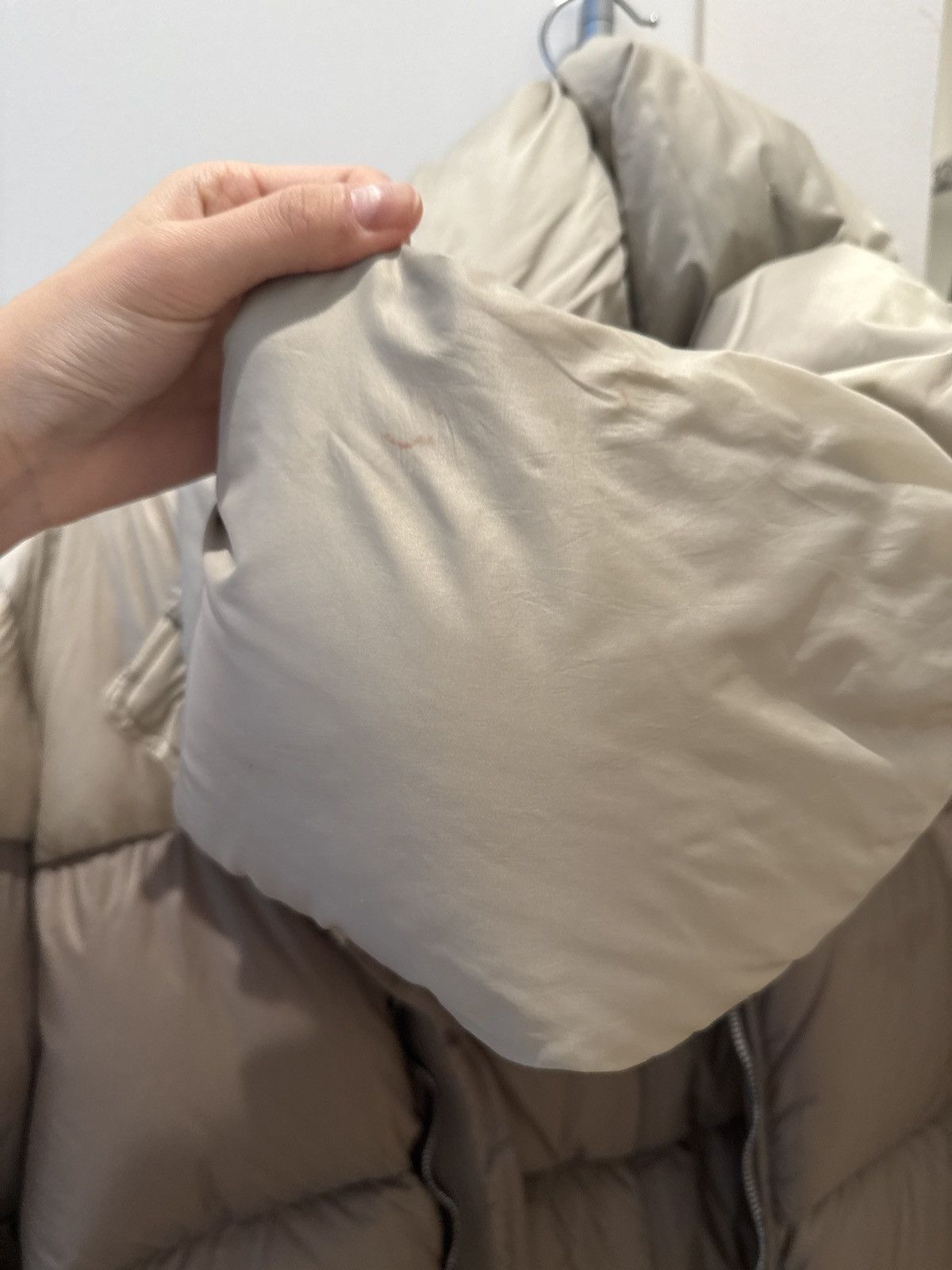 Rick Owens rick owens beige taupe down funnel neck jacket- gently used Size XS / US 0-2 / IT 36-38 - 2 Thumbnail