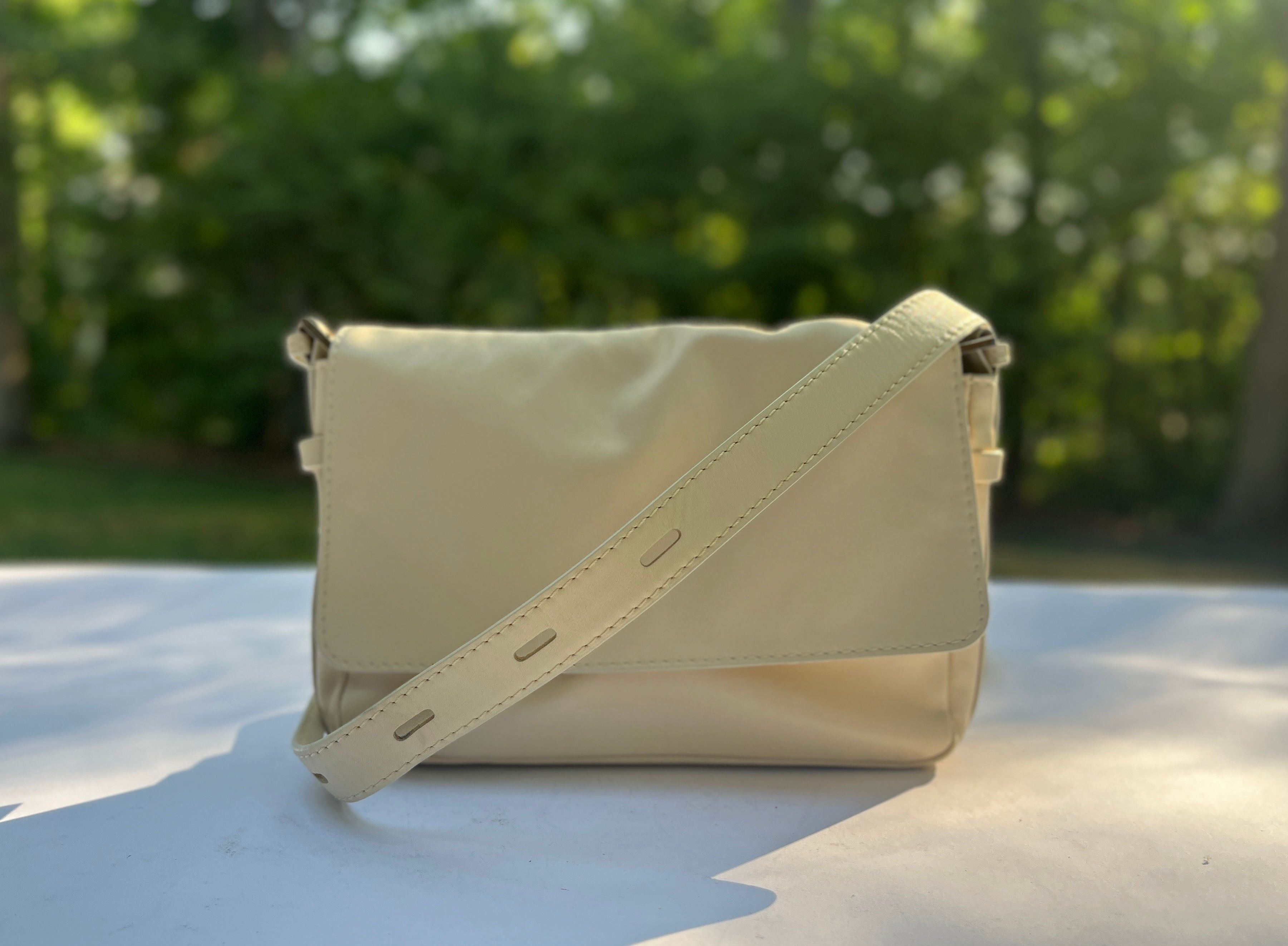 Delvaux Soft Leather Depose Shoulder Handbag in Ivory