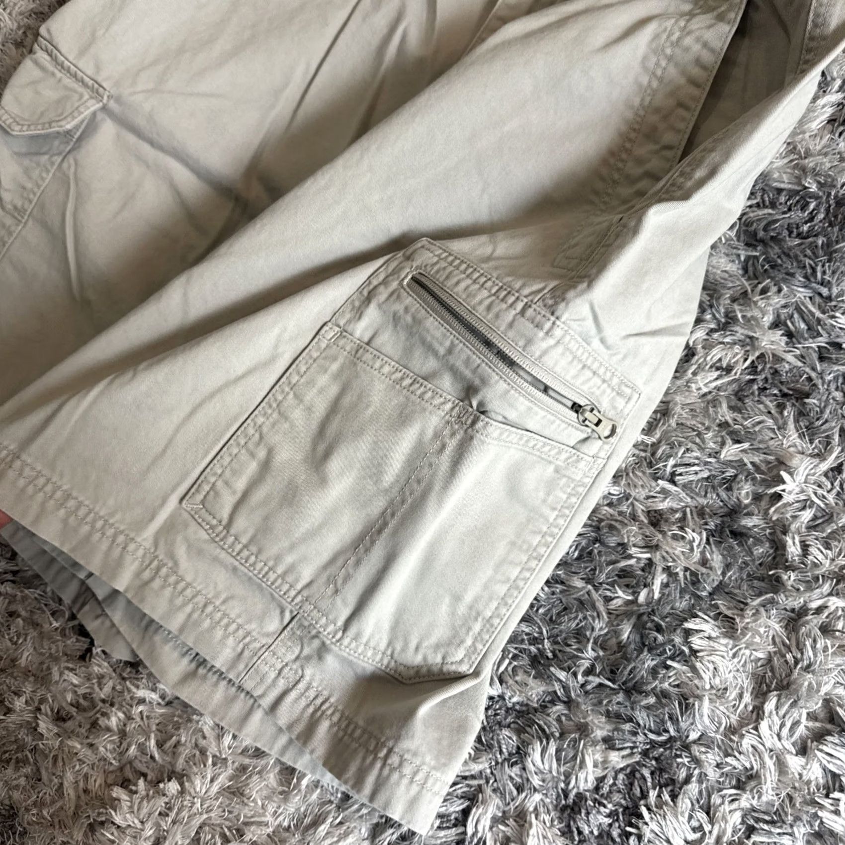 Vintage VINTAGE Columbia Cargo Shorts Men's Gray 36 Casual Multi Pocket Y2K 2000s Rare Mens Size US 36 / EU 52 - 2 Thumbnail