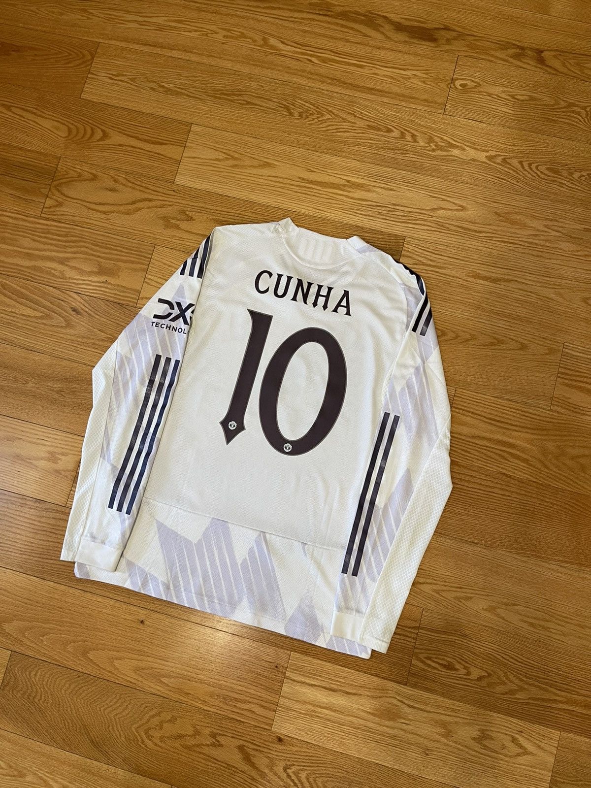Manchester United MATHEUS CUNHA 2025/26 away jersey